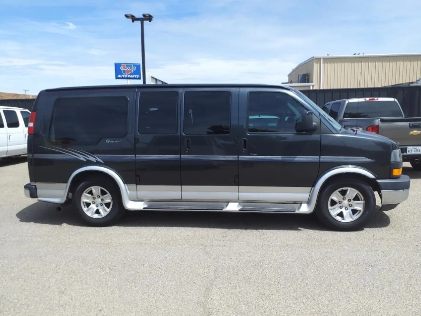 2003 Dk. Gray GMC Savana G1500 Cargo (1GDFG15T131) with an Other engine, Automatic transmission, located at 1401 N. Hobart, Pampa, TX, 79065, (806) 665-9872, 35.549953, -100.975098 - **Explore New Adventures with the 2003 GMC Savana G1500 Cargo Your Ultimate Work Companion!**<br /> <br /> Are you ready to elevate your work experience with a versatile and dependable vehicle? Look no further than the 2003 GMC Savana G1500 Cargo! Ideal for small business owners, contractors, or an - Photo#2