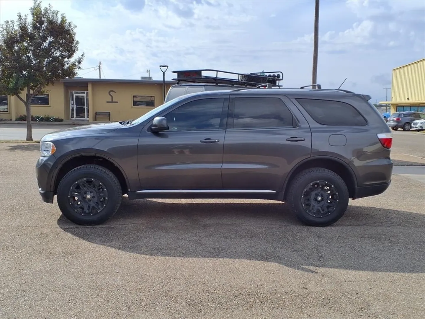 2013 Brilliant Black Crystal Pearl Coat Dodge Durango SXT AWD (1C4RDJAG1DC) with an Other engine, located at 1401 N. Hobart, Pampa, TX, 79065, (806) 665-9872, 35.549953, -100.975098 - **Start Your Next Adventure with the 2013 Dodge Durango SXT AWD** <br /> If you're a family on the go or someone who craves weekend adventures, the 2013 Dodge Durango SXT AWD is the perfect SUV to elevate your lifestyle. Whether you're navigating the bustling streets of Pampa, TX, or heading out fo - Photo#4