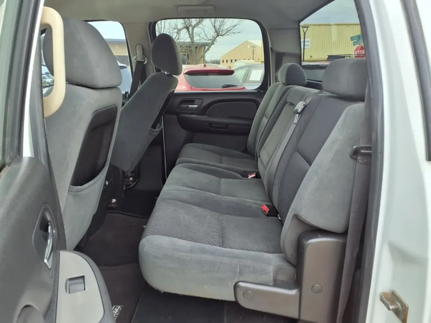 2009 Summit White GMC SIERRA 1500 SLE (3GTEK23M49G) with an 5.3L engine, Automatic transmission, located at 1401 N. Hobart, Pampa, TX, 79065, (806) 665-9872, 35.549953, -100.975098 - **Discover Your Next Adventure with a 2009 GMC Sierra 1500 at Xtra Auto Center!**<br /> <br /> Are you seeking a robust and reliable pickup truck that can handle your weekend escapades, family outings, or daily commutes with ease? Look no further than the 2009 GMC Sierra 1500, available now at Xtra - Photo#11