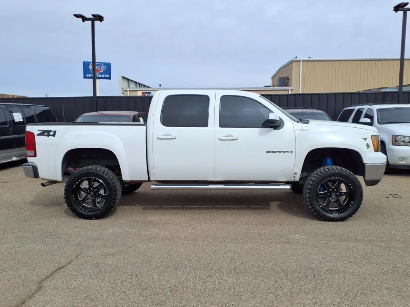 2009 Summit White GMC SIERRA 1500 SLE (3GTEK23M49G) with an 5.3L engine, Automatic transmission, located at 1401 N. Hobart, Pampa, TX, 79065, (806) 665-9872, 35.549953, -100.975098 - **Discover Your Next Adventure with a 2009 GMC Sierra 1500 at Xtra Auto Center!**<br /> <br /> Are you seeking a robust and reliable pickup truck that can handle your weekend escapades, family outings, or daily commutes with ease? Look no further than the 2009 GMC Sierra 1500, available now at Xtra - Photo#2