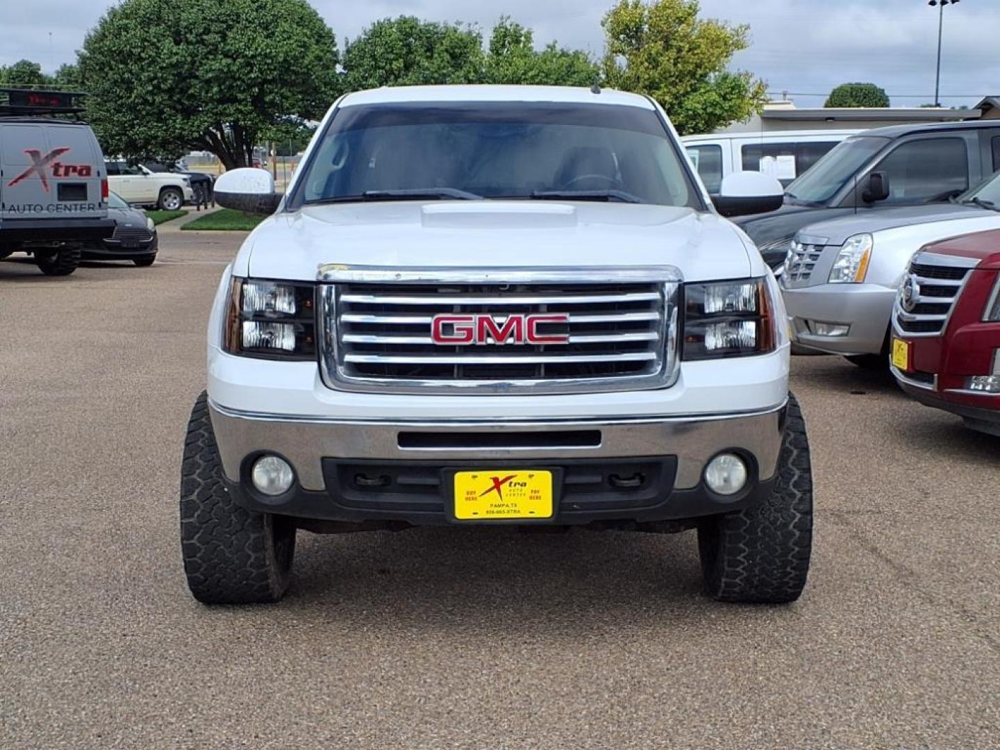 2009 Summit White GMC Sierra 1500 SLE (3GTEK23M49G) with an 5.3L Vortec Aluminum Block 5.3L V8 315hp 338ft. lbs. Sequential-Port F.I. engine, 6-Speed Shiftable Automatic transmission, located at 1401 N. Hobart, Pampa, TX, 79065, (806) 665-9872, 35.549953, -100.975098 - Photo#1