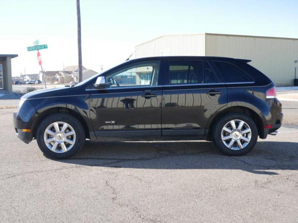 2007 Black Clearcoat Lincoln MKX Base (2LMDU88C87B) with an 3.5 6 Cylinder Fuel Injected engine, Automatic transmission, located at 1401 N. Hobart, Pampa, TX, 79065, (806) 665-9872, 35.549641, -100.971878 - Photo #4