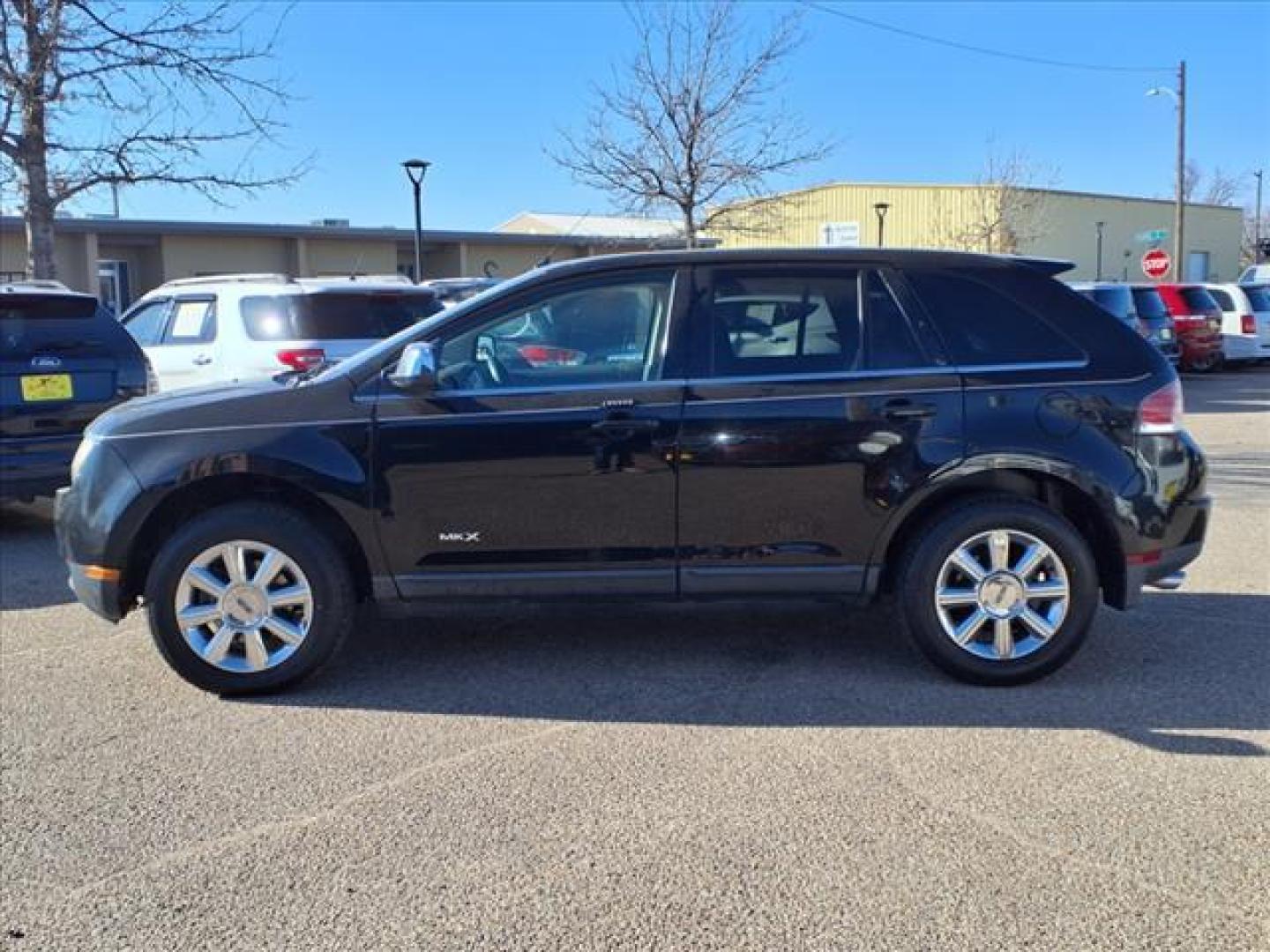 2007 Black Clearcoat Ua Lincoln MKX Base (2LMDU88C87B) with an 3.5L 3.5L V6 double overhead camshaft 24V Fuel Injected engine, 6-Speed Automatic transmission, located at 1401 N. Hobart, Pampa, TX, 79065, (806) 665-9872, 35.549953, -100.975098 - Photo#4