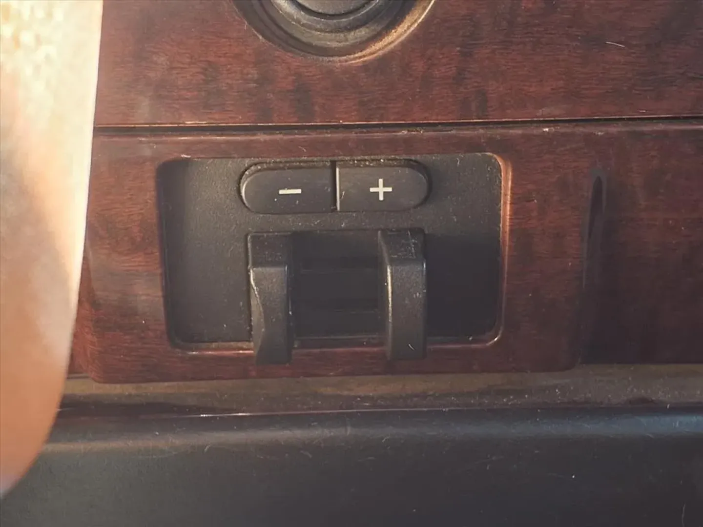 2013 Tuxedo Black Metallic Ford EXPEDITION KING RANCH (1FMJU1J59DE) with an 5.4L engine, Automatic transmission, located at 1401 N. Hobart, Pampa, TX, 79065, (806) 665-9872, 35.549953, -100.975098 - **Discover Your Next Adventure with the 2013 Ford Expedition King Ranch 4WD at Xtra Auto Center!**<br /> <br /> Are you ready to elevate your weekend getaways or family road trips? The 2013 Ford Expedition King Ranch 4WD is the perfect SUV for those seeking space, comfort, and versatility. Whether y - Photo#11