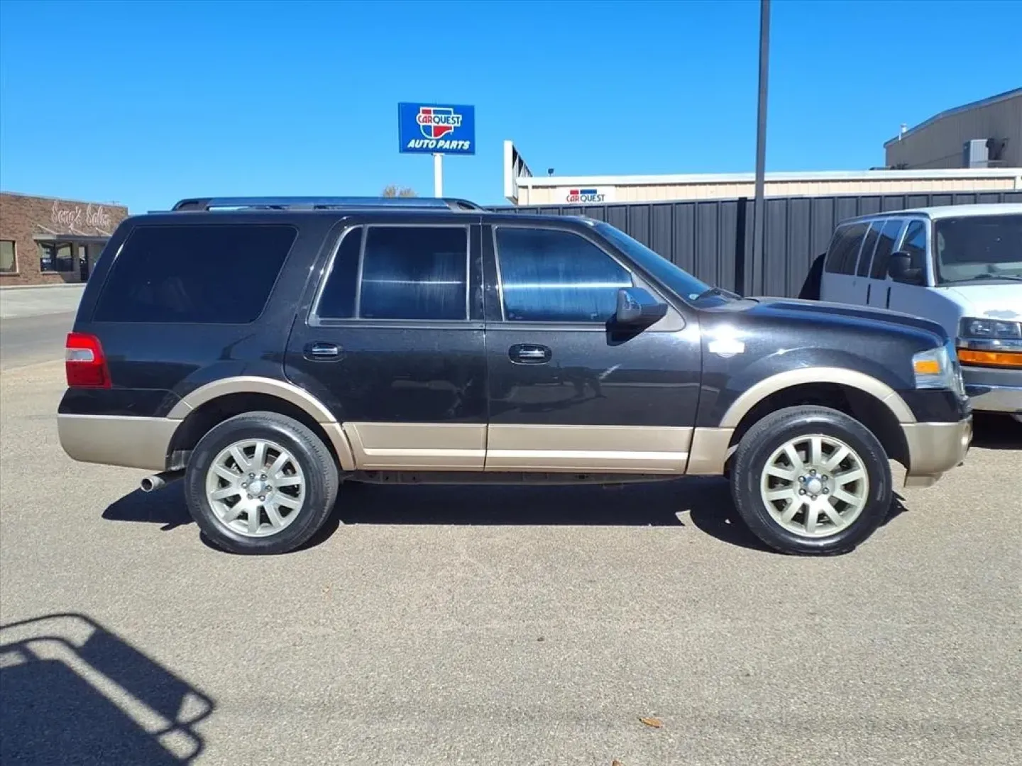 2013 Tuxedo Black Metallic Ford EXPEDITION KING RANCH (1FMJU1J59DE) with an 5.4L engine, Automatic transmission, located at 1401 N. Hobart, Pampa, TX, 79065, (806) 665-9872, 35.549953, -100.975098 - **Discover Your Next Adventure with the 2013 Ford Expedition King Ranch 4WD at Xtra Auto Center!**<br /> <br /> Are you ready to elevate your weekend getaways or family road trips? The 2013 Ford Expedition King Ranch 4WD is the perfect SUV for those seeking space, comfort, and versatility. Whether y - Photo#2