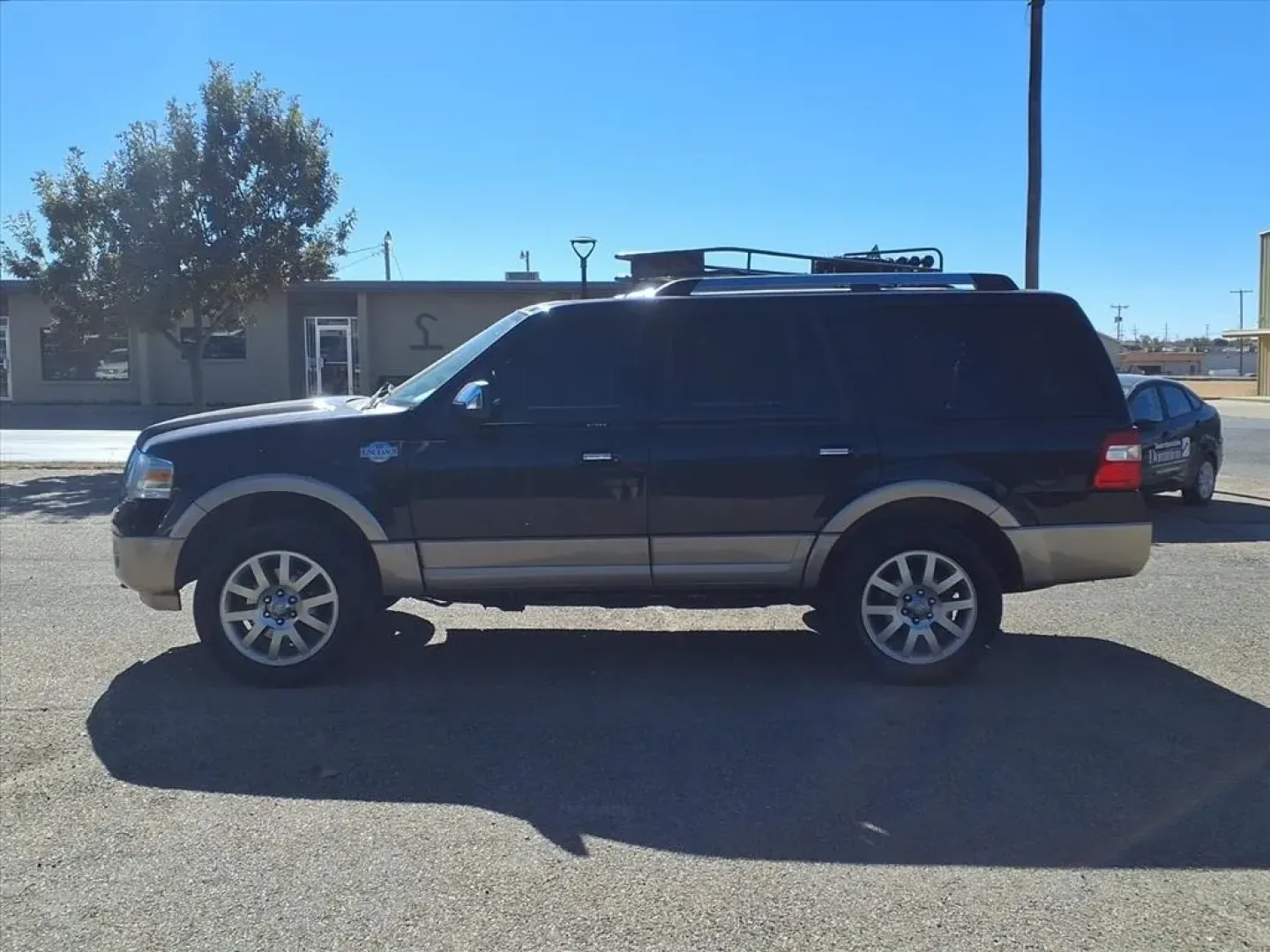 2013 Tuxedo Black Metallic Ford Expedition King Ranch 4WD (1FMJU1J59DE) with an Other engine, Automatic transmission, located at 1401 N. Hobart, Pampa, TX, 79065, (806) 665-9872, 35.549953, -100.975098 - **Discover Your Next Adventure with the 2013 Ford Expedition King Ranch 4WD at Xtra Auto Center!**<br /> <br /> Are you ready to elevate your weekend getaways or family road trips? The 2013 Ford Expedition King Ranch 4WD is the perfect SUV for those seeking space, comfort, and versatility. Whether y - Photo#4