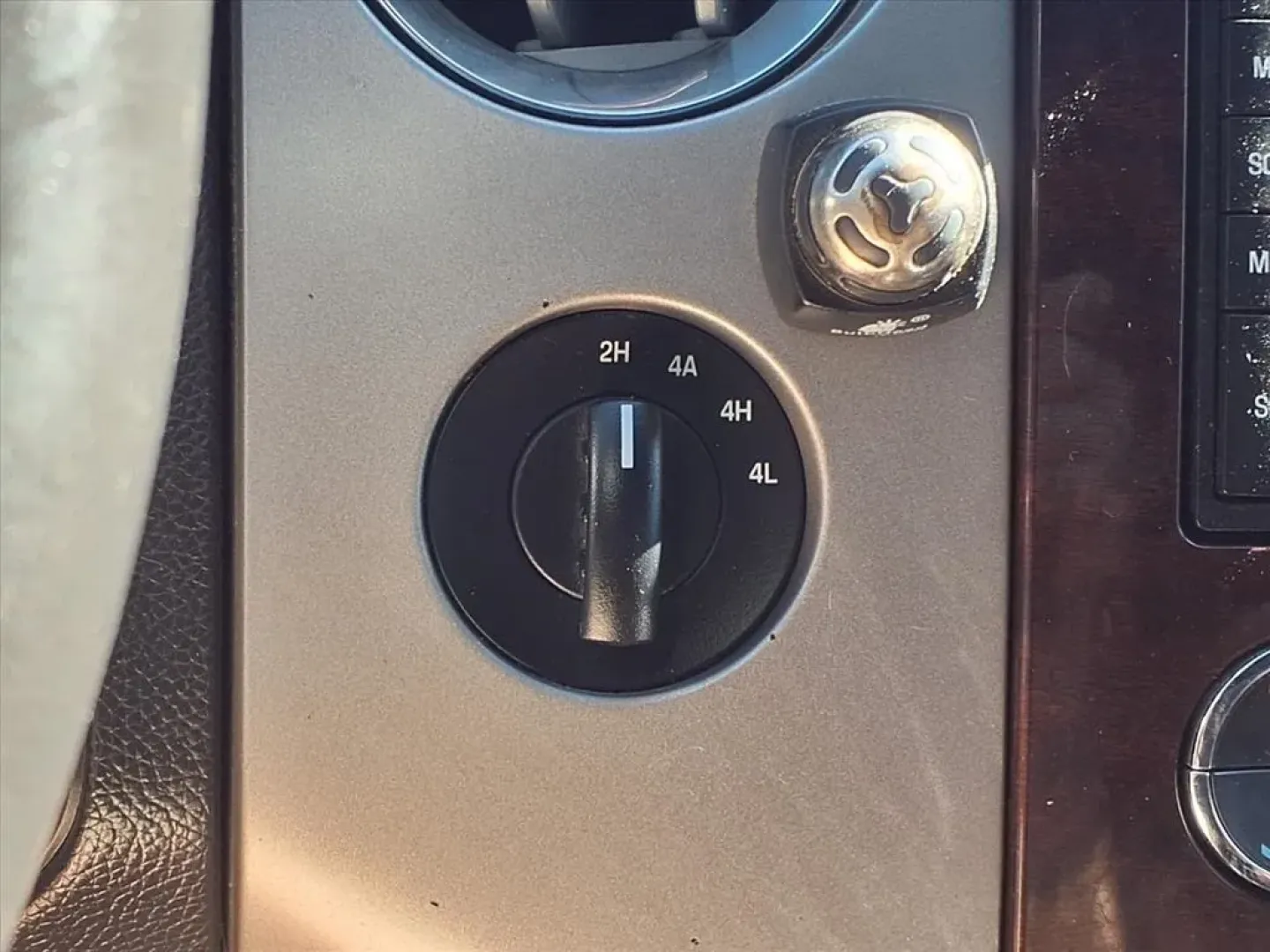 2013 Tuxedo Black Metallic Ford Expedition King Ranch 4WD (1FMJU1J59DE) with an Other engine, Automatic transmission, located at 1401 N. Hobart, Pampa, TX, 79065, (806) 665-9872, 35.549953, -100.975098 - **Discover Your Next Adventure with the 2013 Ford Expedition King Ranch 4WD at Xtra Auto Center!**<br /> <br /> Are you ready to elevate your weekend getaways or family road trips? The 2013 Ford Expedition King Ranch 4WD is the perfect SUV for those seeking space, comfort, and versatility. Whether y - Photo#10