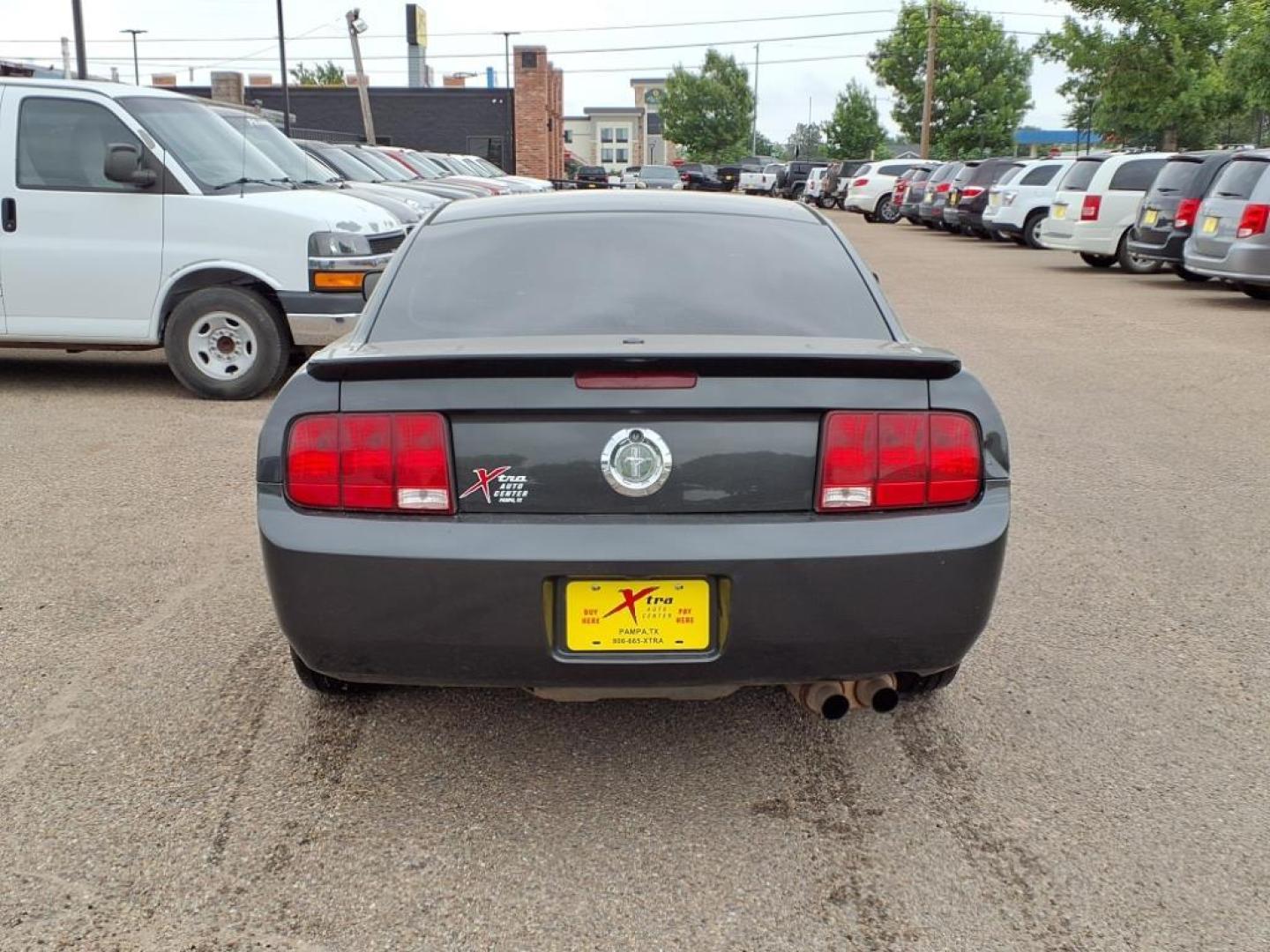 2008 Black Clearcoat Ford Mustang V6 Premium (1ZVHT80N485) with an 4.0L 4.0L V6 210hp 240ft. lbs. Fuel Injected engine, 5-Speed Automatic transmission, located at 1401 N. Hobart, Pampa, TX, 79065, (806) 665-9872, 35.549953, -100.975098 - Photo#3