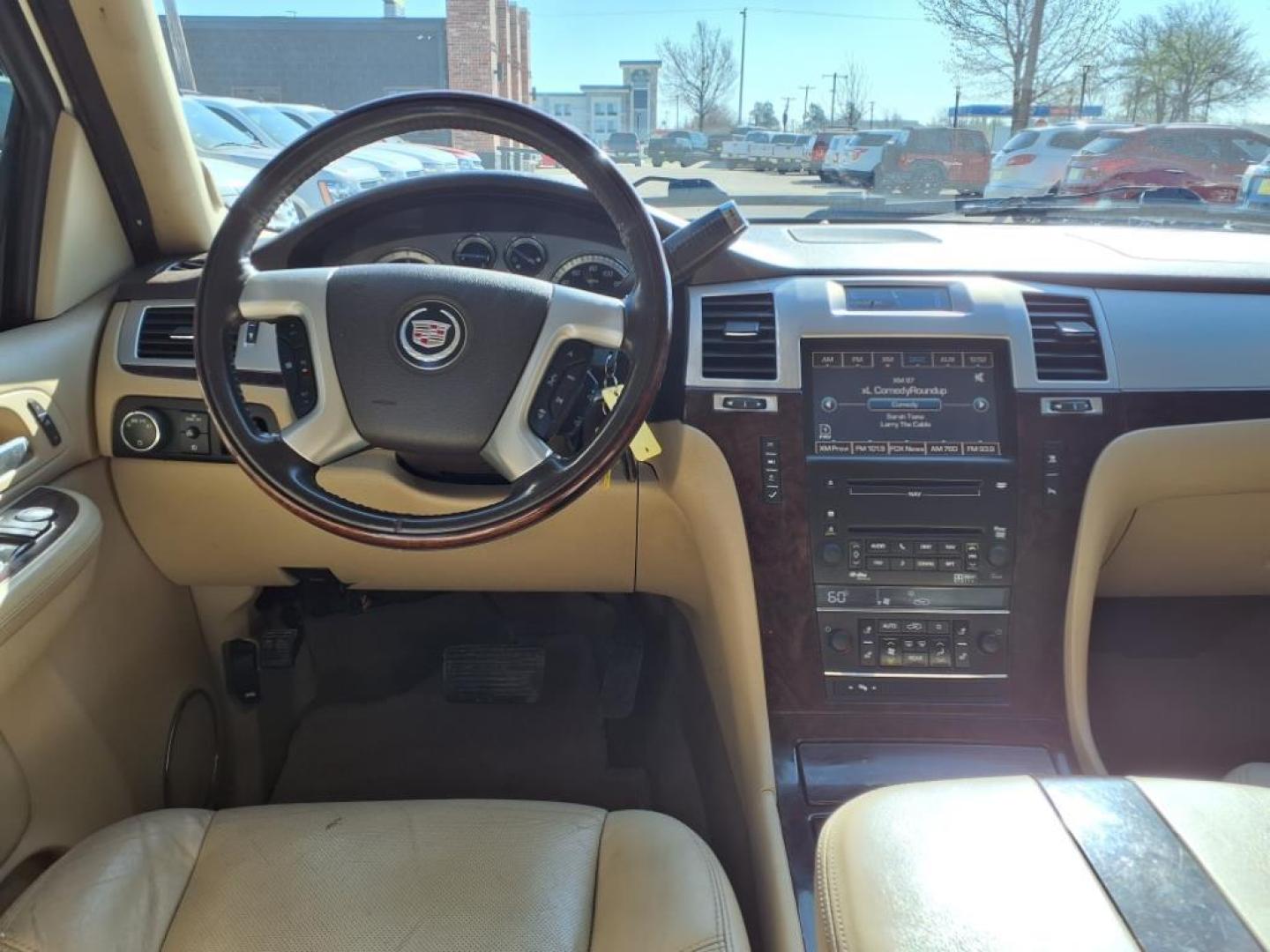 2009 White Diamond Tricoat 98u Cadillac Escalade Base (1GYFC13249R) with an 6.2L 6.2L Flex Fuel V8 403hp 417ft. lbs. Sequential-Port F.I. engine, 6-Speed Shiftable Automatic transmission, located at 1401 N. Hobart, Pampa, TX, 79065, (806) 665-9872, 35.549953, -100.975098 - Photo#9