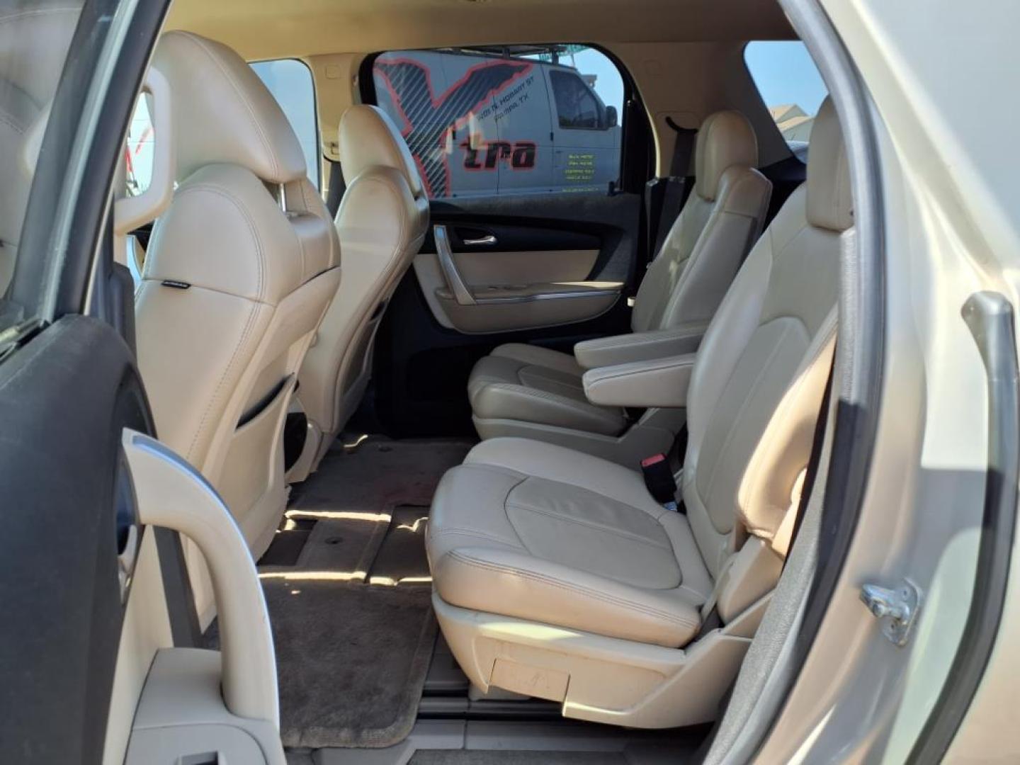 2010 Gold Mist Metallic 51u GMC Acadia SLT-1 (1GKLRMED2AJ) with an 3.6L 3.6L V6 288hp 270ft. lbs. Fuel Injected engine, 6-Speed Shiftable Automatic transmission, located at 1401 N. Hobart, Pampa, TX, 79065, (806) 665-9872, 35.549953, -100.975098 - Photo#13