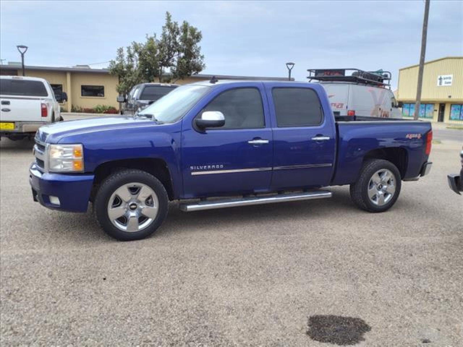 2010 Imperial Blue Metallic Chevrolet Silverado 1500 LTZ (3GCRKTE26AG) with an 6.2 8 Cylinder Sequential-Port F.I. engine, Automatic transmission, located at 1401 N. Hobart, Pampa, TX, 79065, (806) 665-9872, 35.549641, -100.971878 - Photo #4