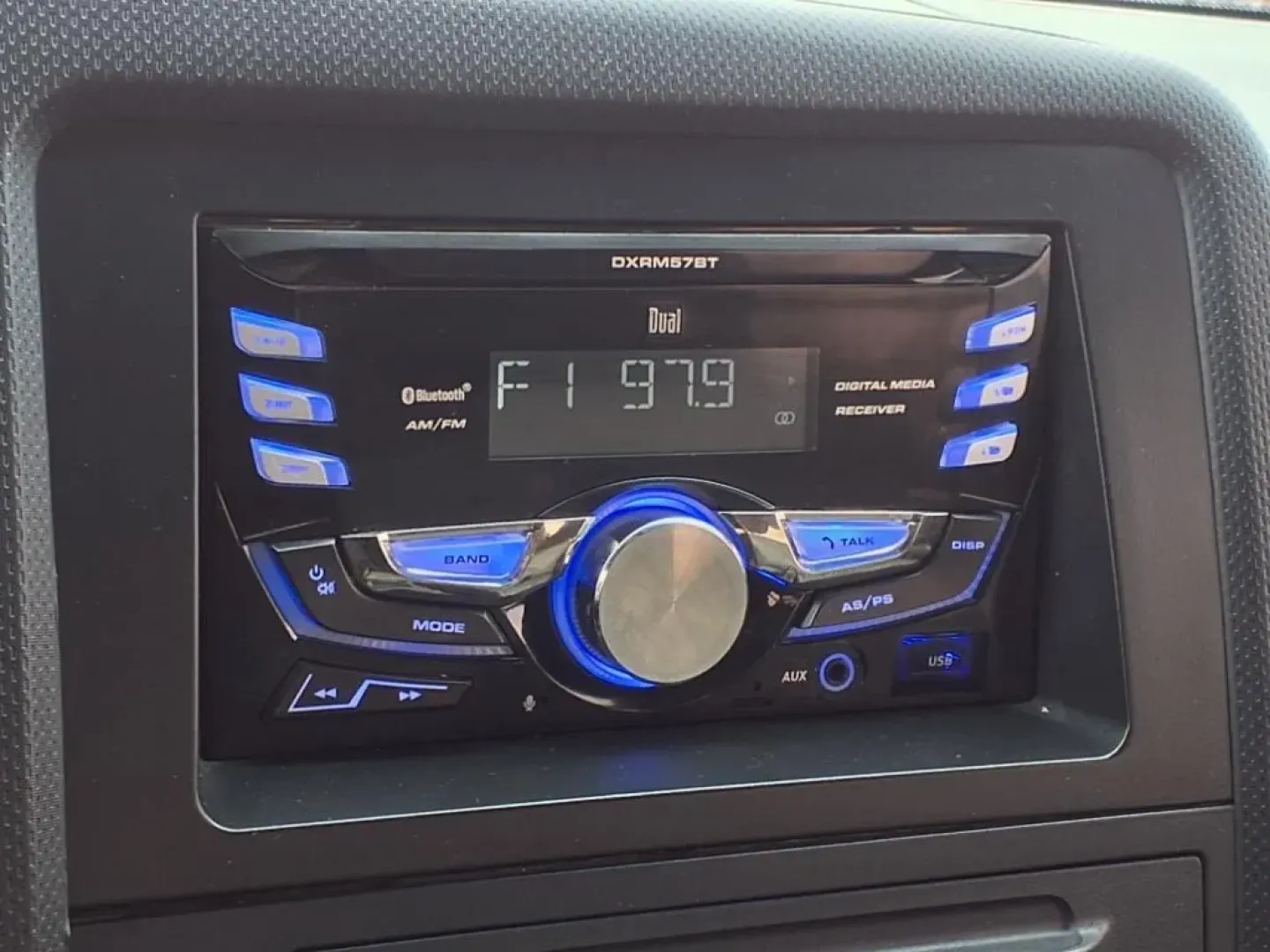 2010 White Honda RIDGELINE RT (5FPYK1F29AB) with an 3.5L engine, Automatic transmission, located at 1401 N. Hobart, Pampa, TX, 79065, (806) 665-9872, 35.549953, -100.975098 - ### 2010 Honda Ridgeline RT: Your Perfect Companion for Weekend Adventures!<br /> <br /> Are you ready to elevate your weekend getaways, family outings, or daily commutes? Look no further than this versatile 2010 Honda Ridgeline RT, available now at Xtra Auto Center in Pampa, TX. This dependable pic - Photo#5