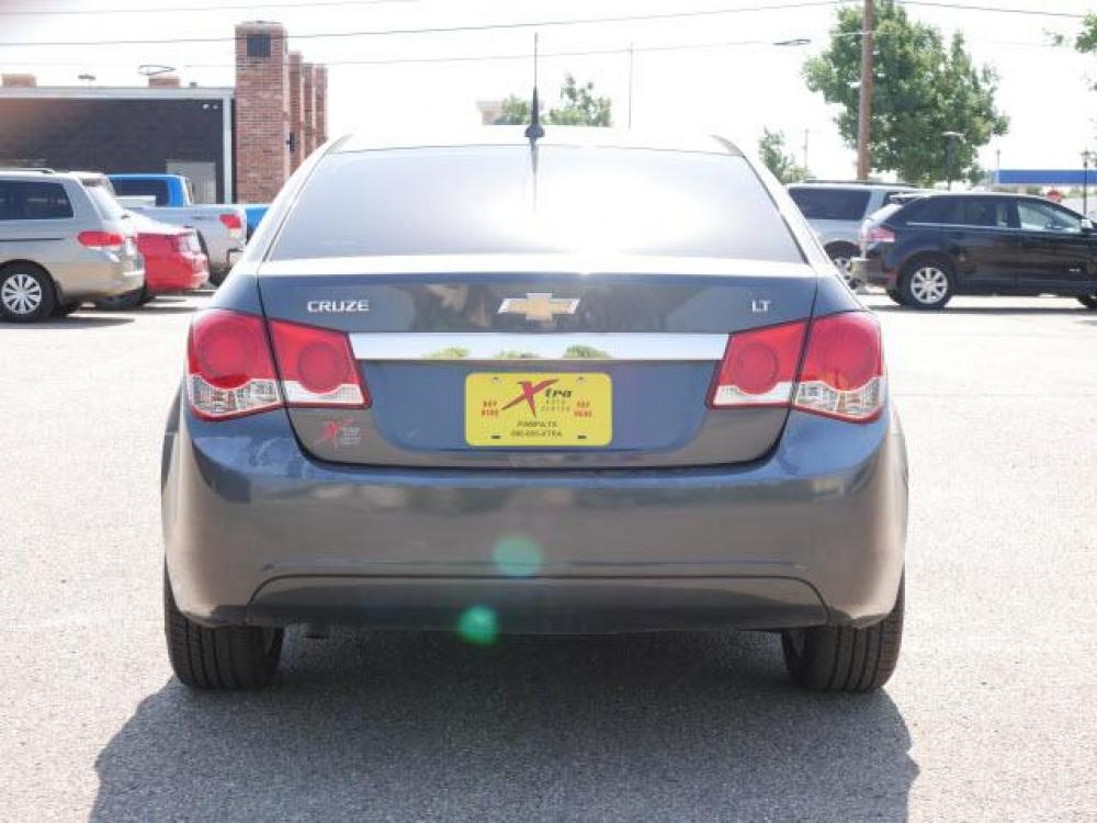2013 Cyber Gray Metallic Chevrolet Cruze 2LT Auto (1G1PE5SB8D7) with an 1.4 4 Cylinder Sequential Multiport Fuel Injection engine, Automatic transmission, located at 1401 N. Hobart, Pampa, TX, 79065, (806) 665-9872, 35.549641, -100.971878 - Photo #3
