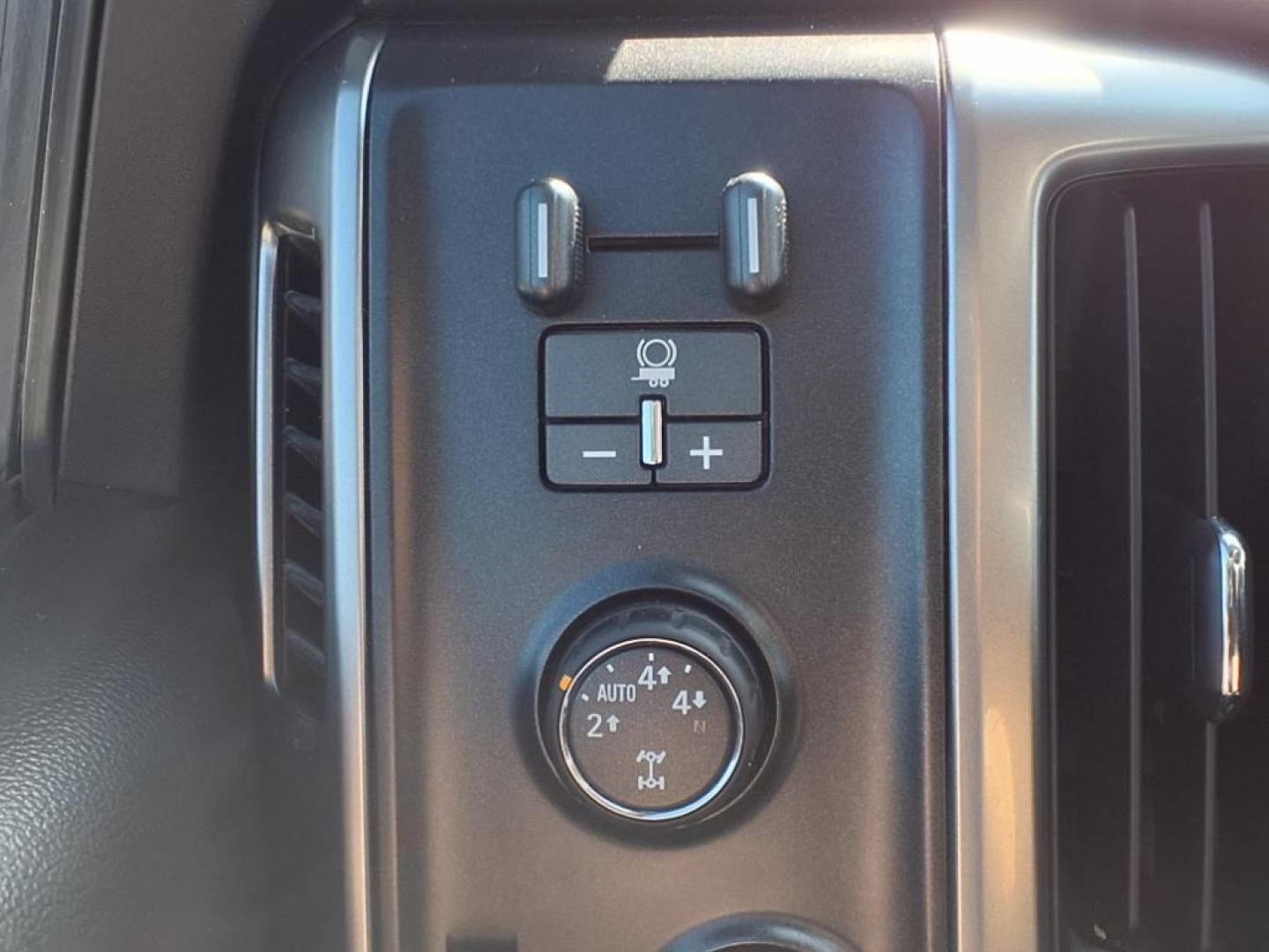 2015 Lt. Blue Chevrolet Silverado 1500 LT (3GCUKREC5FG) with an 5.3L EcoTec3 5.3L V8 355hp 383ft. lbs. Direct Injection engine, 6-Speed Shiftable Automatic w/Overdrive transmission, located at 1401 N. Hobart, Pampa, TX, 79065, (806) 665-9872, 35.549953, -100.975098 - Photo#8