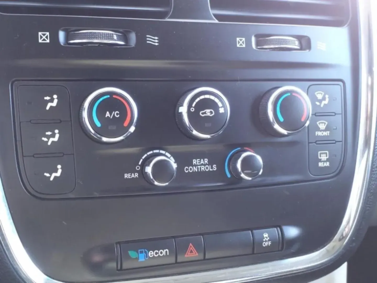 2014 Brilliant Black Crystal Pearl Coat Pxr Dodge Grand Caravan SXT (2C4RDGCGXER) with an Other engine, Automatic transmission, located at 1401 N. Hobart, Pampa, TX, 79065, (806) 665-9872, 35.549953, -100.975098 - Are you a growing family in need of a reliable vehicle that can handle all the daily adventures and weekend outings? Look no further than this stunning 2014 Dodge Grand Caravan SXT, perfect for those who value space, comfort, and functionality. With room for up to seven passengers, this versatile sp - Photo#6