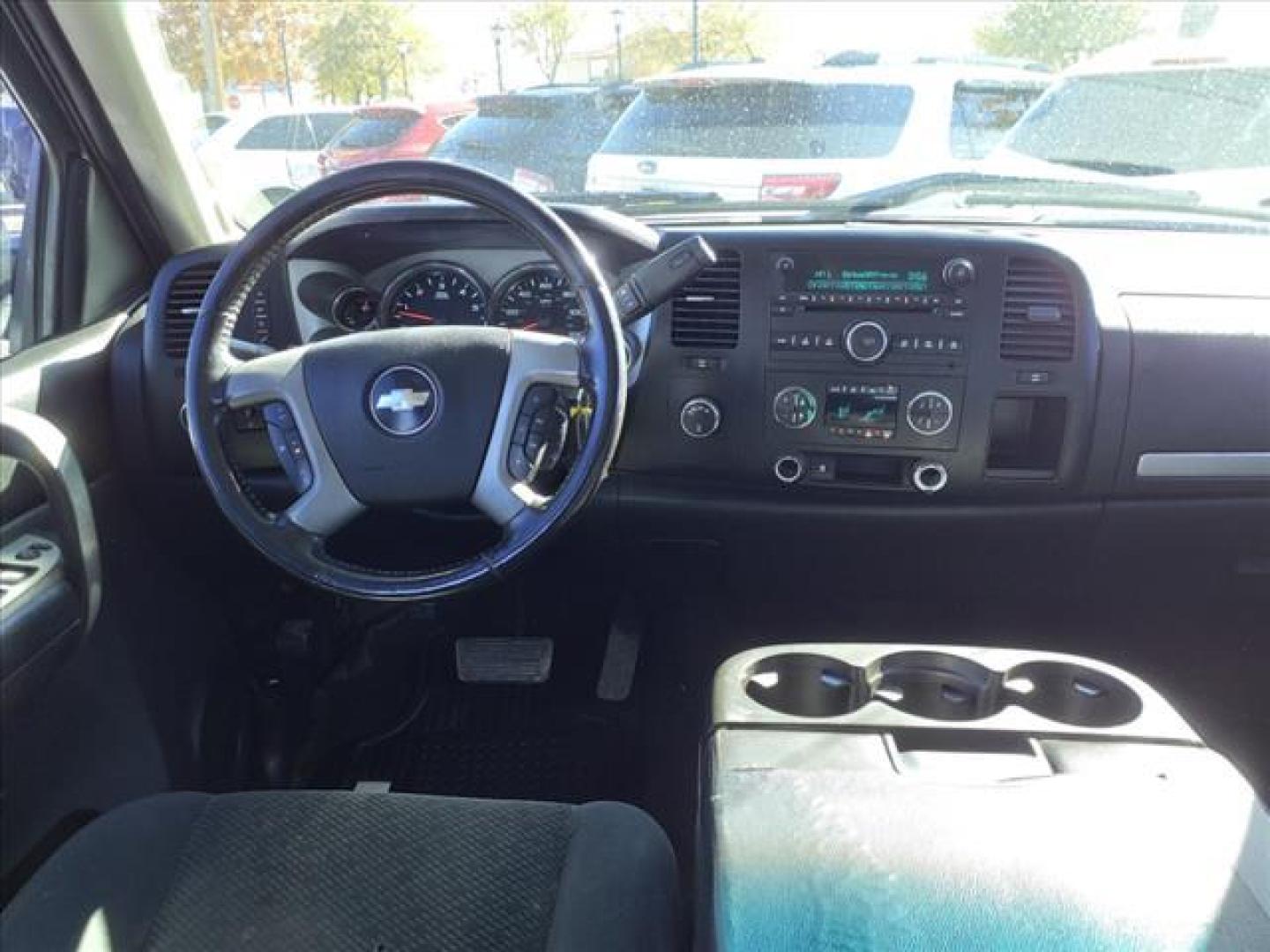 2008 Graystone Metallic 16u Chevrolet Silverado 1500 LT1 (2GCEK13J281) with an 5.3L Vortec Iron Block 5.3L V8 315hp 338ft. lbs. Fuel Injected engine, 4-Speed Automatic transmission, located at 1401 N. Hobart, Pampa, TX, 79065, (806) 665-9872, 35.549953, -100.975098 - Photo#10