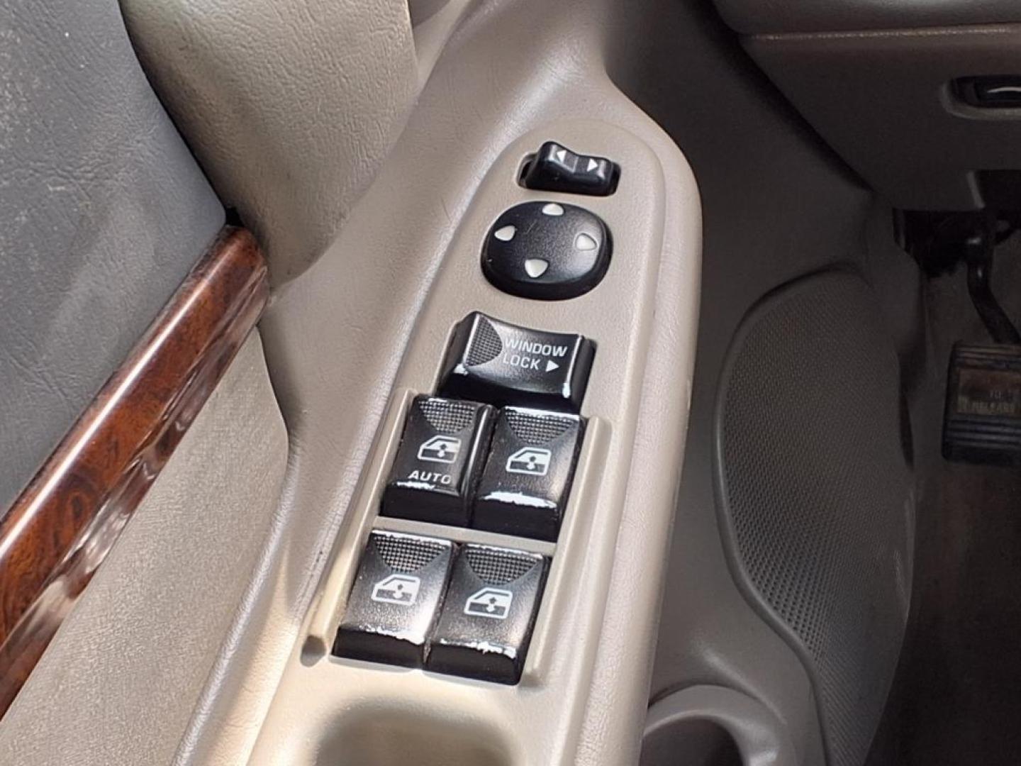 2004 White 40u Chevrolet Impala Base (2G1WF52E449) with an 3.4L 3L NA V6 overhead valves (OHV) 12V Fuel Injected engine, 4-Speed Automatic transmission, located at 1401 N. Hobart, Pampa, TX, 79065, (806) 665-9872, 35.549953, -100.975098 - Photo#7