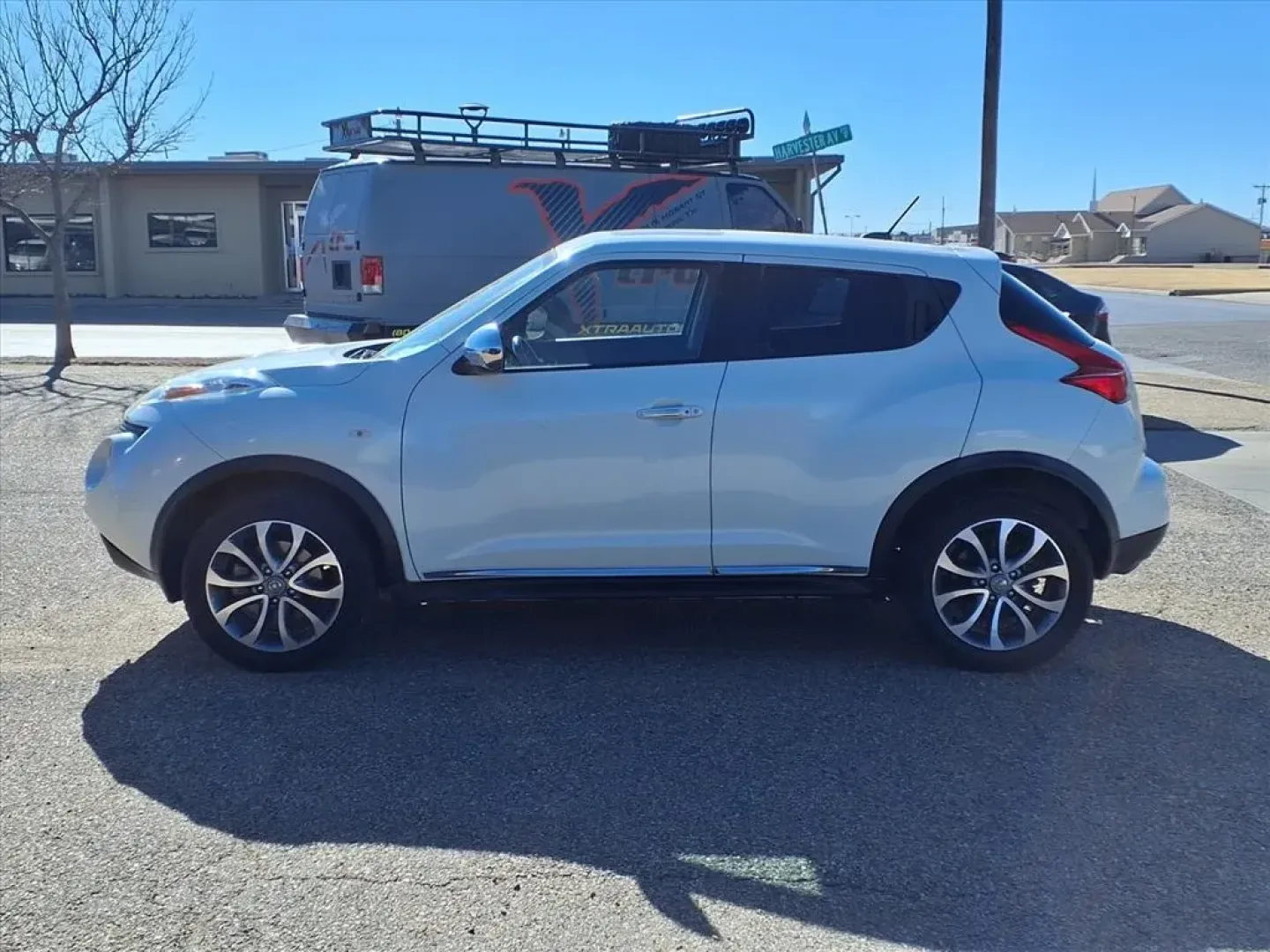 2011 White Pearl Nissan Juke S (JN8AF5MR4BT) with an 1.6L engine, CVT transmission, located at 1401 N. Hobart, Pampa, TX, 79065, (806) 665-9872, 35.549953, -100.975098 - **Explore the Open Road with the 2011 Nissan Juke Perfect for Your Next Adventure!**<br /> <br /> Are you ready to elevate your driving experience? The 2011 Nissan Juke, available now at Xtra Auto Center in Pampa, TX, is your ideal partner for thrilling road trips, effortless daily commutes, or jus - Photo#4