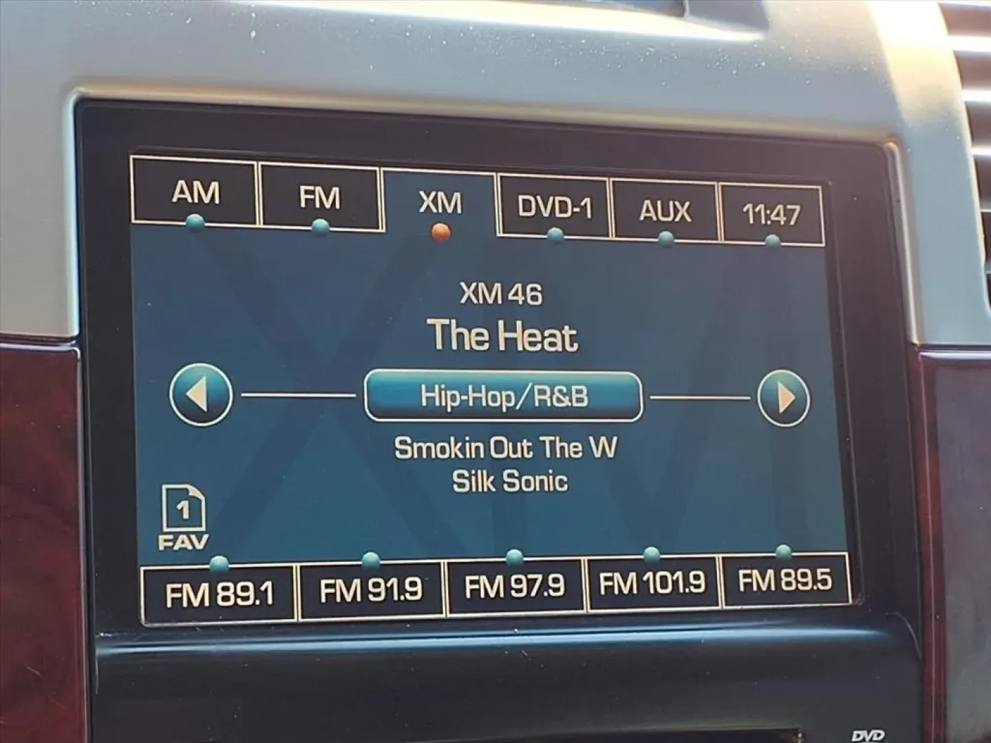 2010 White Diamond Tricoat Cadillac ESCALADE LUXURY (1GYUKBEF8AR) with an 6.2L engine, Automatic transmission, located at 1401 N. Hobart, Pampa, TX, 79065, (806) 665-9872, 35.549953, -100.975098 - Experience the ultimate blend of luxury and versatility with our stunning 2010 Cadillac Escalade AWD Luxury, now available at Xtra Auto Center in Pampa, TX. This iconic SUV is not just a vehicle; it's a lifestyle statement, perfect for families seeking space, comfort, and performance. With room for - Photo#7