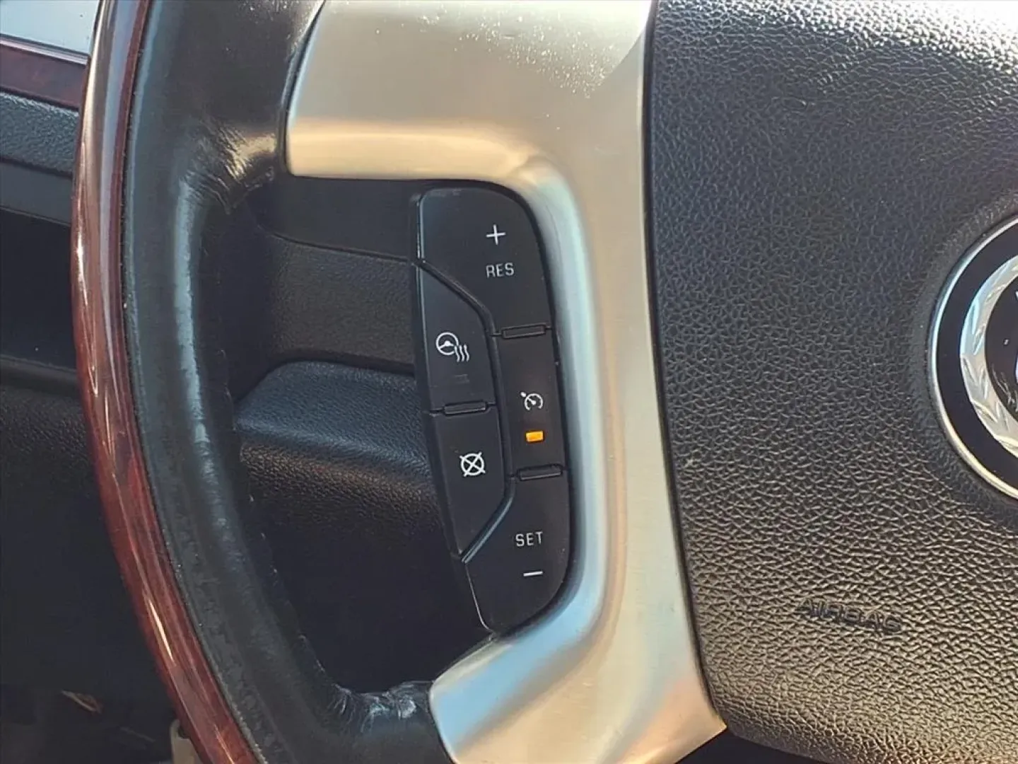 2010 White Diamond Tricoat Cadillac ESCALADE LUXURY (1GYUKBEF8AR) with an 6.2L engine, Automatic transmission, located at 1401 N. Hobart, Pampa, TX, 79065, (806) 665-9872, 35.549953, -100.975098 - Experience the ultimate blend of luxury and versatility with our stunning 2010 Cadillac Escalade AWD Luxury, now available at Xtra Auto Center in Pampa, TX. This iconic SUV is not just a vehicle; it's a lifestyle statement, perfect for families seeking space, comfort, and performance. With room for - Photo#8