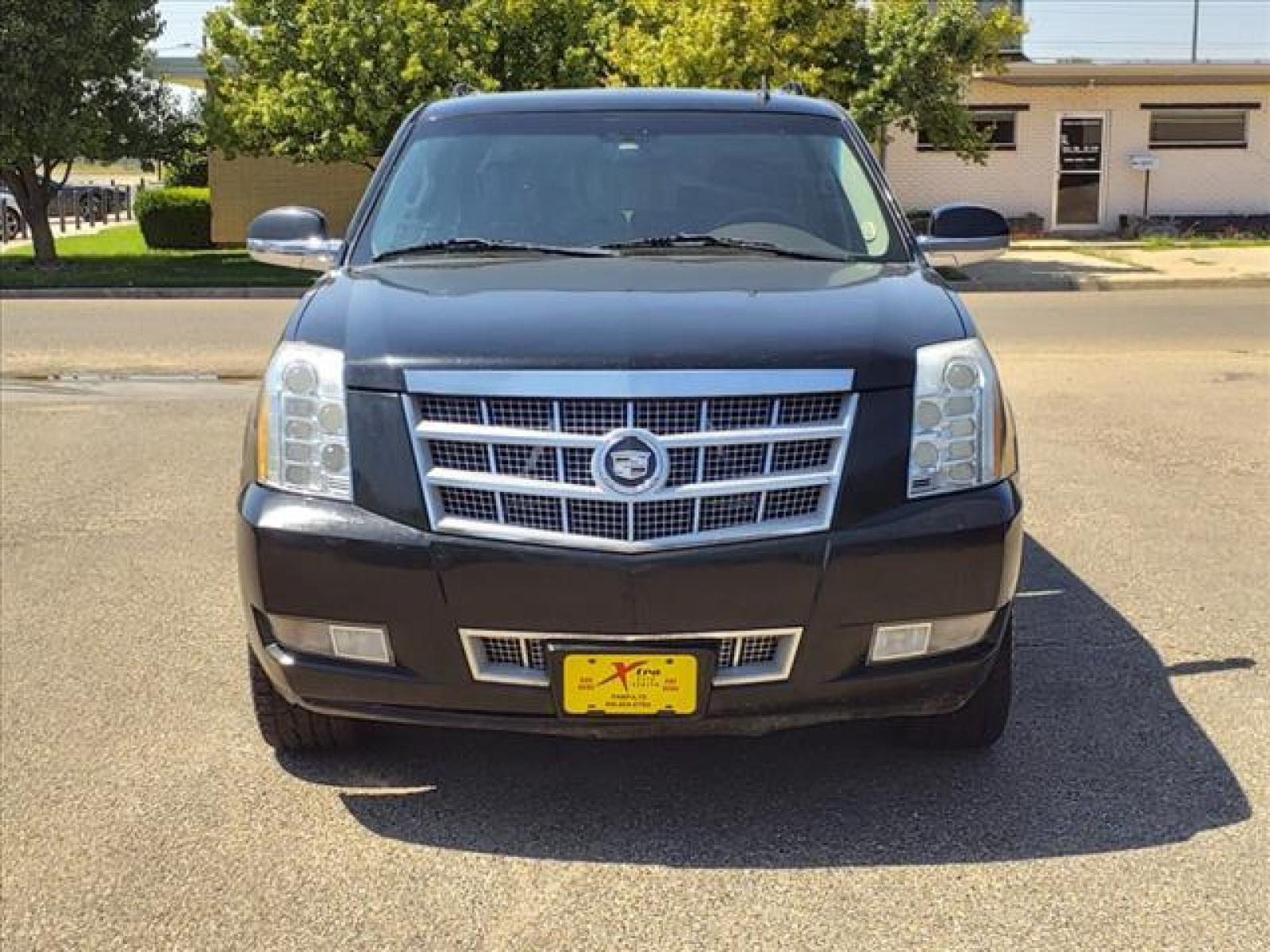 2011 Black Raven Cadillac Escalade ESV Platinum Edition (1GYS3KEF0BR) with an 6.2L 6.2L Flex Fuel V8 403hp 4 Sequential-Port F.I. engine, 6-Speed Shiftable Automatic transmission, located at 1401 N. Hobart, Pampa, TX, 79065, (806) 665-9872, 35.549641, -100.971878 - Photo #1