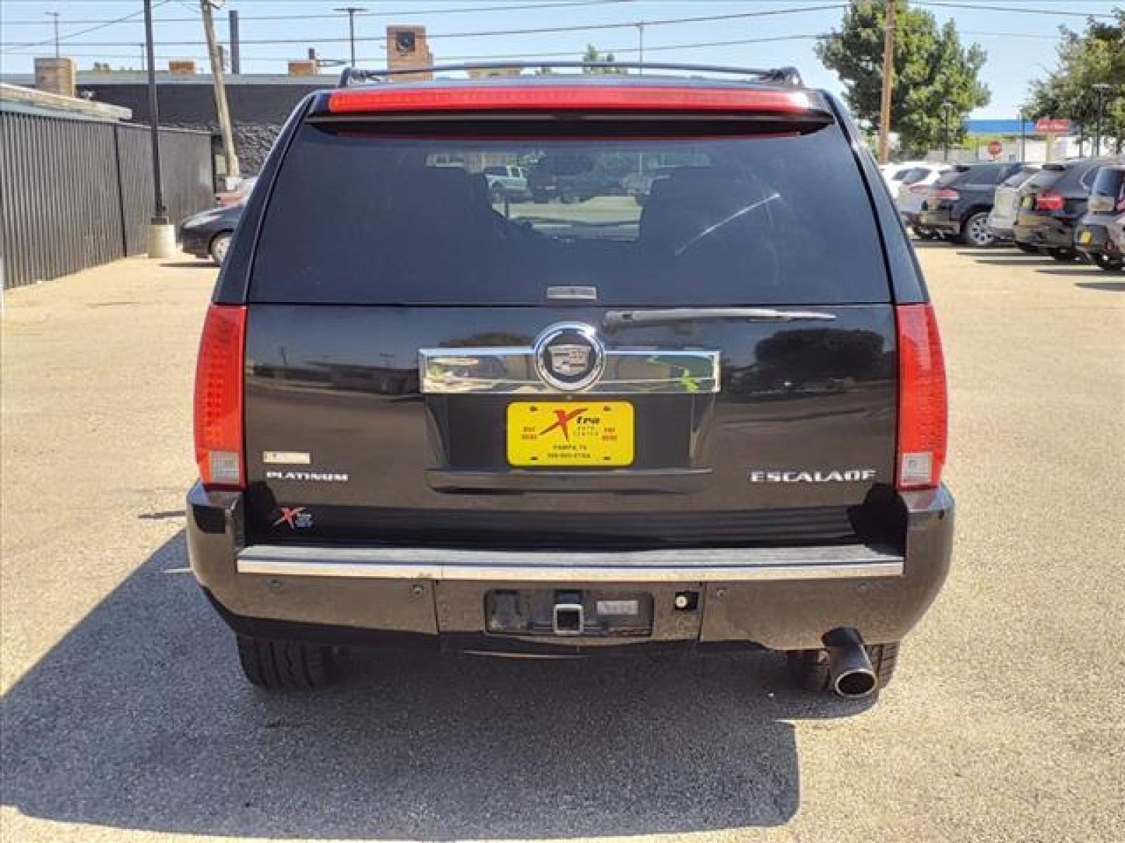 2011 Black Raven Cadillac Escalade ESV Platinum Edition (1GYS3KEF0BR) with an 6.2L 6.2L Flex Fuel V8 403hp 4 Sequential-Port F.I. engine, 6-Speed Shiftable Automatic transmission, located at 1401 N. Hobart, Pampa, TX, 79065, (806) 665-9872, 35.549641, -100.971878 - Photo #3