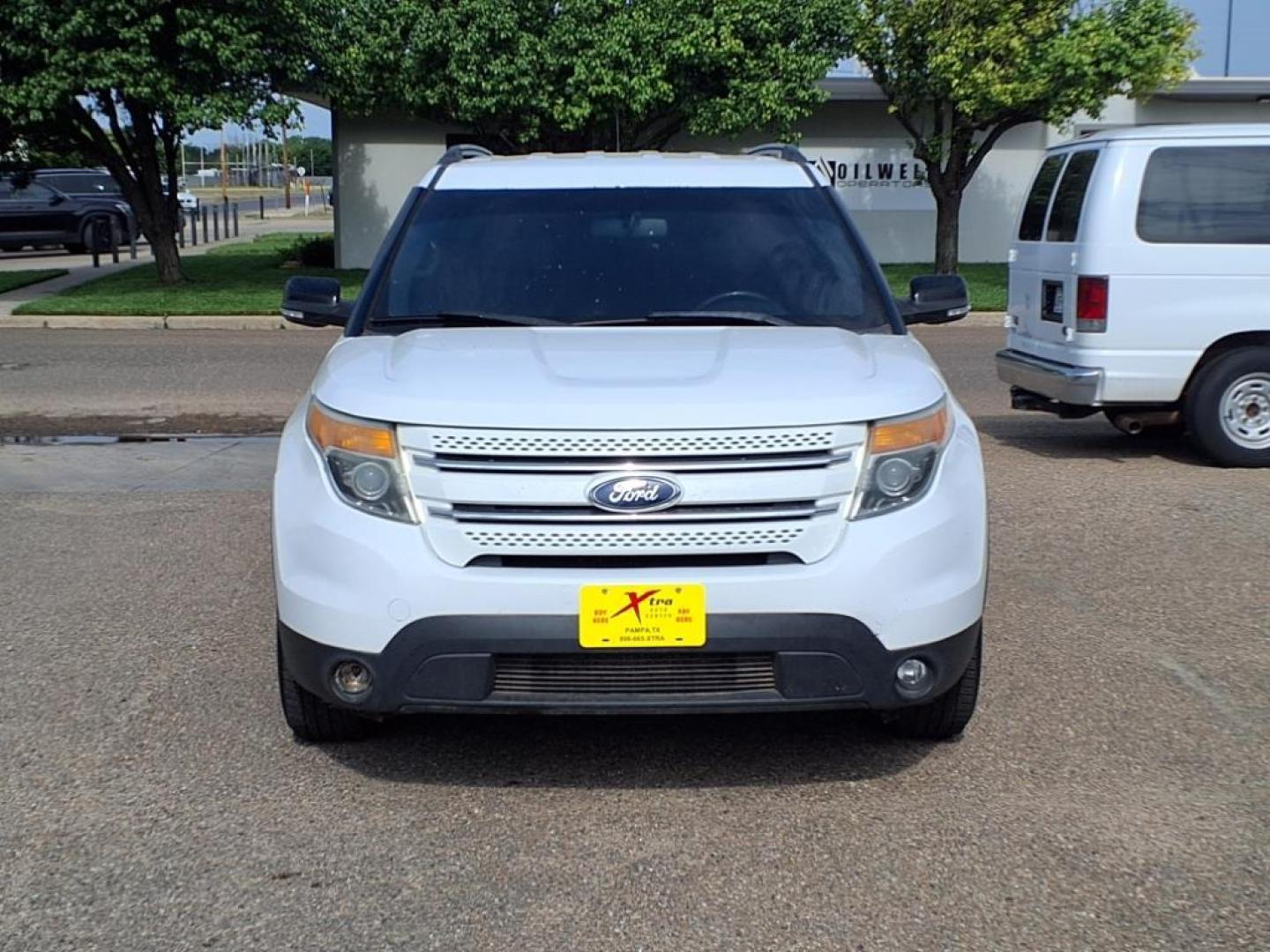 2014 Oxford White Ford Explorer XLT (1FM5K7D80EG) with an 3.5L 3.5L V6 290hp 255ft. lbs. Direct Injection engine, 6-Speed Shiftable Automatic transmission, located at 1401 N. Hobart, Pampa, TX, 79065, (806) 665-9872, 35.549953, -100.975098 - Photo#1
