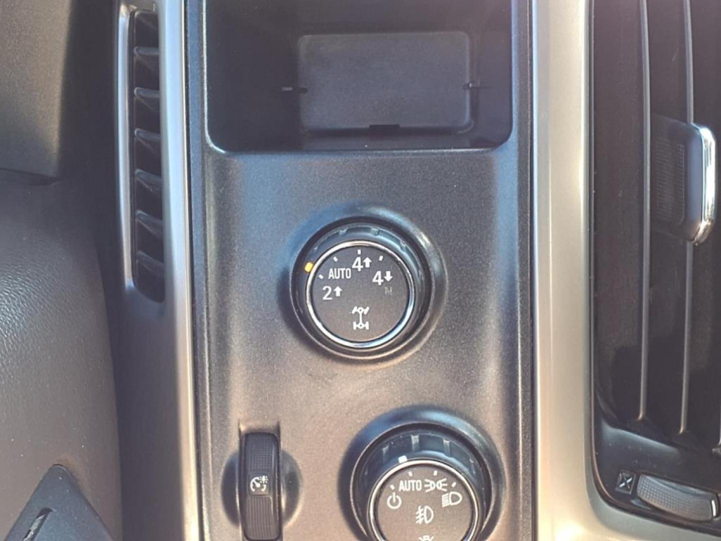 2014 Deep Ruby Metallic Chevrolet Silverado 1500 High Country (3GCUKTEC3EG) with an 5.3L EcoTec3 5.3L Flex Fuel V8 355hp 383ft. lbs. Direct Injection engine, 6-Speed Shiftable Automatic w/Overdrive transmission, located at 1401 N. Hobart, Pampa, TX, 79065, (806) 665-9872, 35.549953, -100.975098 - Photo#7
