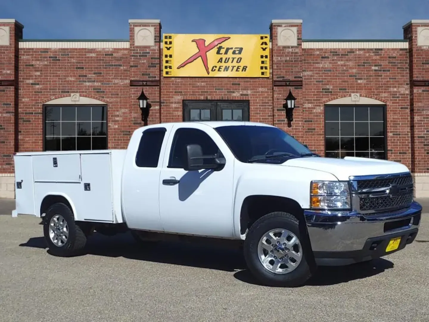 2013 Summit White Chevrolet SILVERADO 2500 HEAVY DUTY (1GB2CVC85DZ) with an 6.6L engine, Automatic transmission, located at 1401 N. Hobart, Pampa, TX, 79065, (806) 665-9872, 35.549953, -100.975098 - **Unleash Your Adventures with the 2013 Chevrolet Silverado 2500HD at Xtra Auto Center in Pampa, TX!**<br /> <br /> Are you ready to elevate your work and play? The 2013 Chevrolet Silverado 2500HD is here to make that possible! This rugged and reliable pickup is perfect for everyone from hard-workin - Photo#0