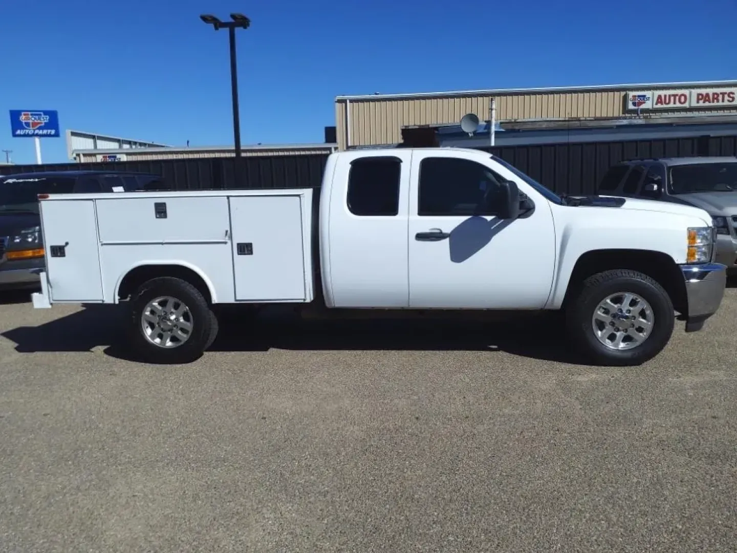 2013 Summit White Chevrolet Silverado 2500HD Work Truck Ext. Cab 2WD (1GB2CVC85DZ) with an Other engine, Automatic transmission, located at 1401 N. Hobart, Pampa, TX, 79065, (806) 665-9872, 35.549953, -100.975098 - **Unleash Your Adventures with the 2013 Chevrolet Silverado 2500HD at Xtra Auto Center in Pampa, TX!**<br /> <br /> Are you ready to elevate your work and play? The 2013 Chevrolet Silverado 2500HD is here to make that possible! This rugged and reliable pickup is perfect for everyone from hard-workin - Photo#2