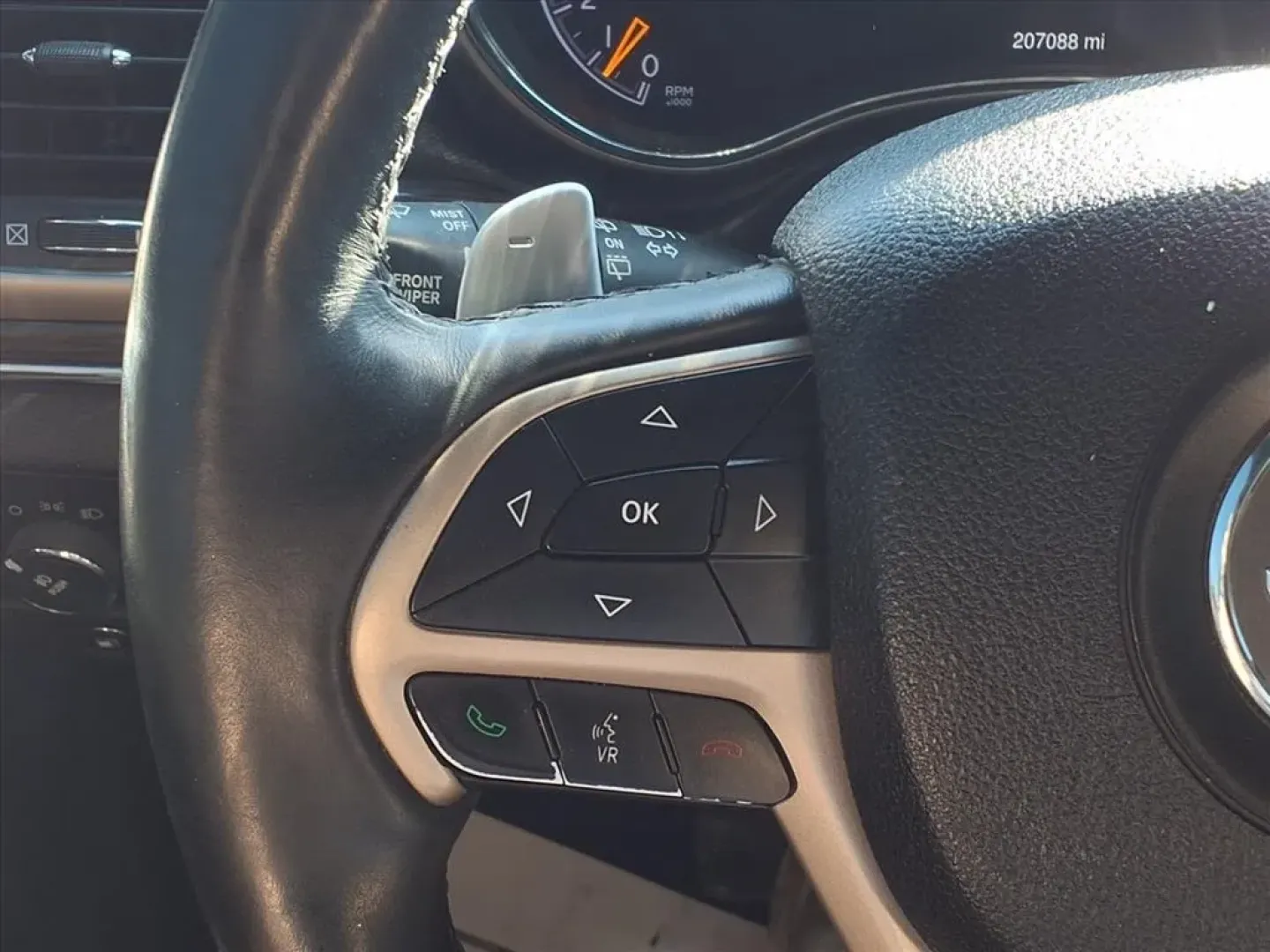 2014 Brilliant Black Crystal Pearl Coat Jeep Grand Cherokee Overland 4WD (1C4RJFCT2EC) with an Other engine, Automatic transmission, located at 1401 N. Hobart, Pampa, TX, 79065, (806) 665-9872, 35.549953, -100.975098 - **Discover Adventure with the 2014 Jeep Grand Cherokee Overland 4WD at Xtra Auto Center!**<br /> <br /> Are you ready to elevate your driving experience and embrace the thrill of the open road? The 2014 Jeep Grand Cherokee Overland 4WD is the perfect SUV for weekend adventures, family road trips, or - Photo#9