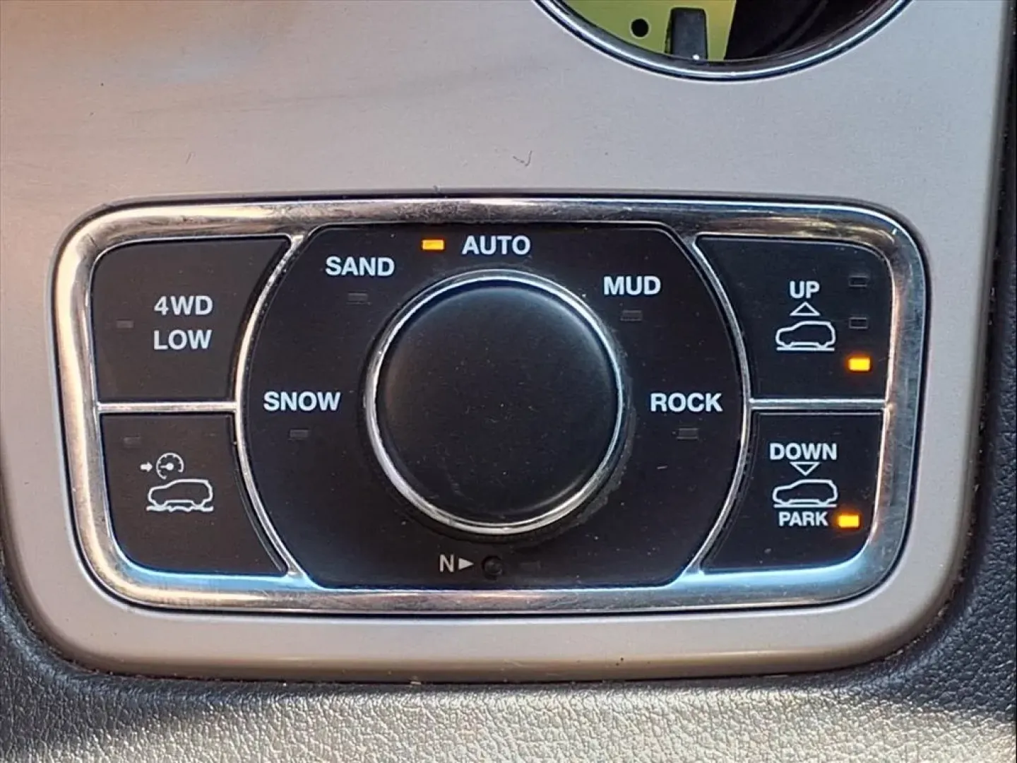 2014 Brilliant Black Crystal Pearl Coat Jeep Grand Cherokee Overland 4WD (1C4RJFCT2EC) with an Other engine, Automatic transmission, located at 1401 N. Hobart, Pampa, TX, 79065, (806) 665-9872, 35.549953, -100.975098 - **Discover Adventure with the 2014 Jeep Grand Cherokee Overland 4WD at Xtra Auto Center!**<br /> <br /> Are you ready to elevate your driving experience and embrace the thrill of the open road? The 2014 Jeep Grand Cherokee Overland 4WD is the perfect SUV for weekend adventures, family road trips, or - Photo#11