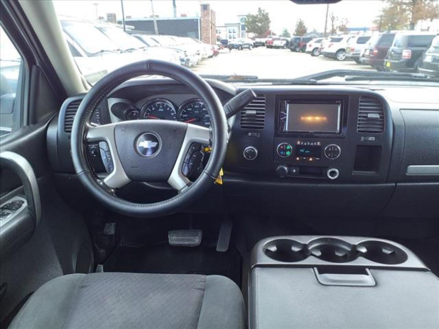 2009 Summit White 50u Chevrolet Silverado 1500 LT (3GCEK23339G) with an 5.3L Iron Block 5.3L Flex Fuel V8 315hp 338ft. lbs. Fuel Injected engine, 6-Speed Shiftable Automatic transmission, located at 1401 N. Hobart, Pampa, TX, 79065, (806) 665-9872, 35.549953, -100.975098 - Photo#9
