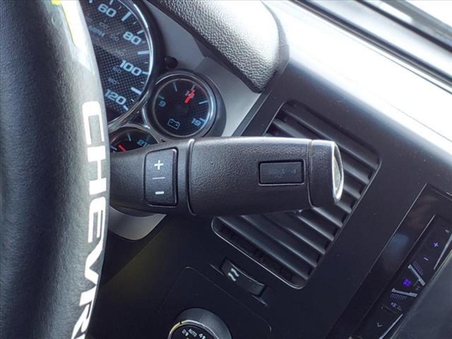2009 Summit White 50u Chevrolet Silverado 1500 LT (3GCEK23339G) with an 5.3L Iron Block 5.3L Flex Fuel V8 315hp 338ft. lbs. Fuel Injected engine, 6-Speed Shiftable Automatic transmission, located at 1401 N. Hobart, Pampa, TX, 79065, (806) 665-9872, 35.549953, -100.975098 - Photo#8