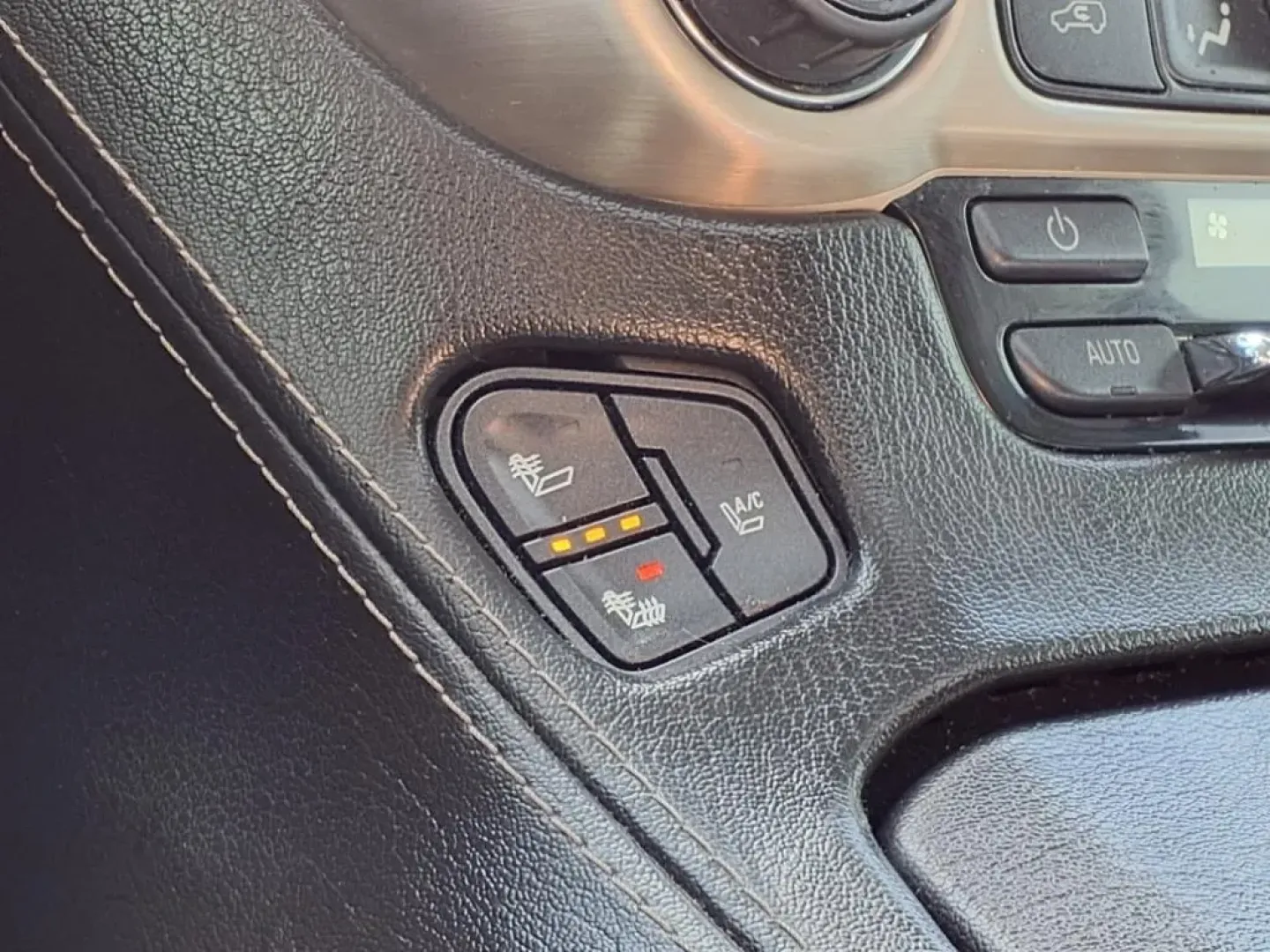 2015 Onyx Black Gba GMC YUKON XL DENALI (1GKS2JKJ9FR) with an 6.2L engine, Automatic transmission, located at 1401 N. Hobart, Pampa, TX, 79065, (806) 665-9872, 35.549953, -100.975098 - **Experience Adventure and Luxury with the 2015 GMC Yukon Denali XL 4WD at Xtra Auto Center!**<br /> <br /> Are you searching for the perfect family SUV that combines luxury with rugged capability? Look no further than this stunning 2015 GMC Yukon Denali XL 4WD, available now at Xtra Auto Center in - Photo#10