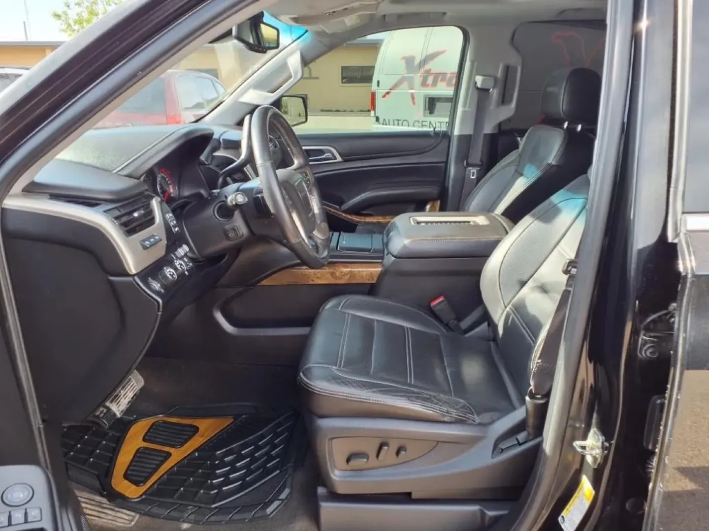 2015 Onyx Black Gba GMC YUKON XL DENALI (1GKS2JKJ9FR) with an 6.2L engine, Automatic transmission, located at 1401 N. Hobart, Pampa, TX, 79065, (806) 665-9872, 35.549953, -100.975098 - **Experience Adventure and Luxury with the 2015 GMC Yukon Denali XL 4WD at Xtra Auto Center!**<br /> <br /> Are you searching for the perfect family SUV that combines luxury with rugged capability? Look no further than this stunning 2015 GMC Yukon Denali XL 4WD, available now at Xtra Auto Center in - Photo#12