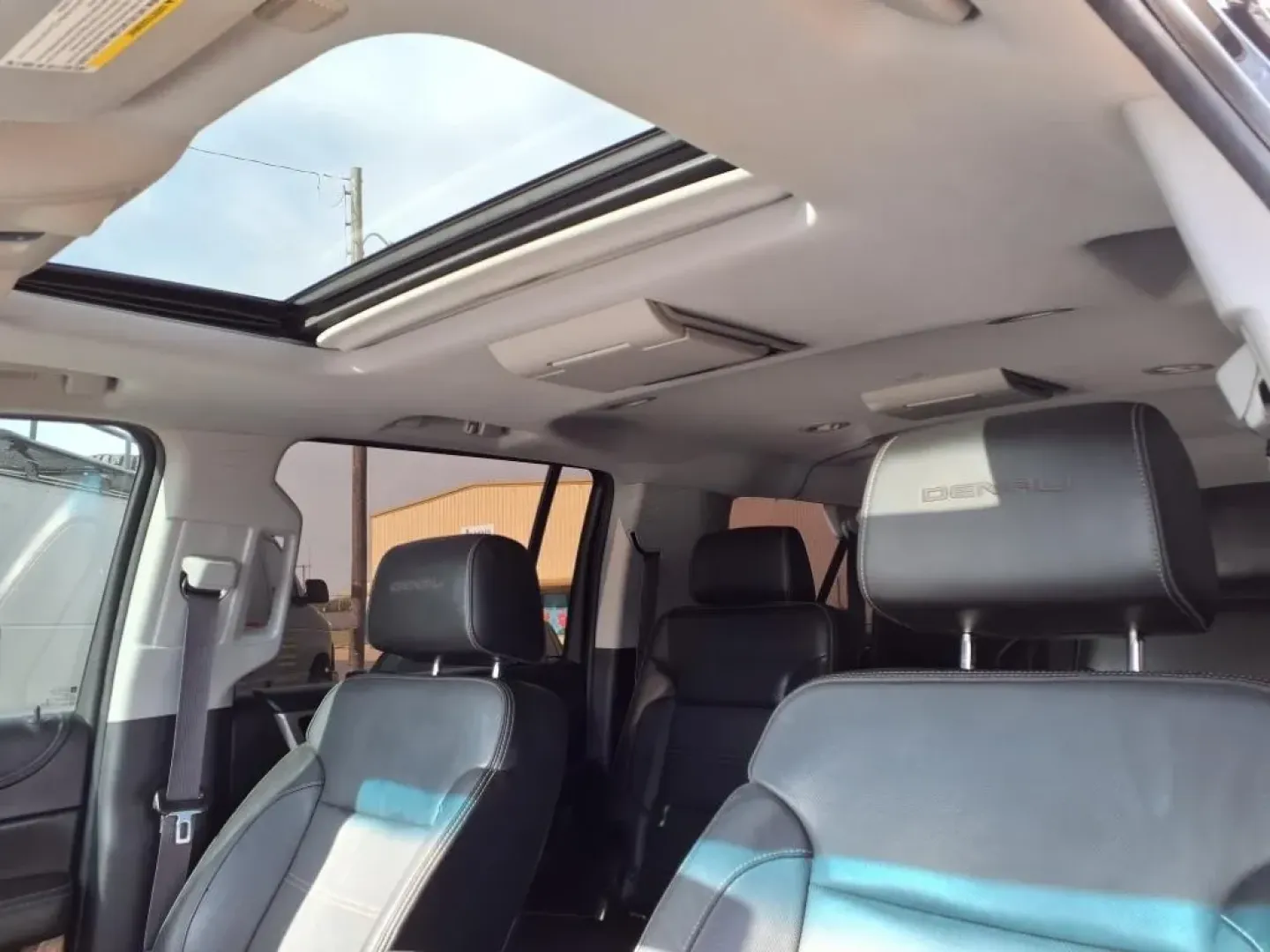 2015 Onyx Black Gba GMC YUKON XL DENALI (1GKS2JKJ9FR) with an 6.2L engine, Automatic transmission, located at 1401 N. Hobart, Pampa, TX, 79065, (806) 665-9872, 35.549953, -100.975098 - **Experience Adventure and Luxury with the 2015 GMC Yukon Denali XL 4WD at Xtra Auto Center!**<br /> <br /> Are you searching for the perfect family SUV that combines luxury with rugged capability? Look no further than this stunning 2015 GMC Yukon Denali XL 4WD, available now at Xtra Auto Center in - Photo#5