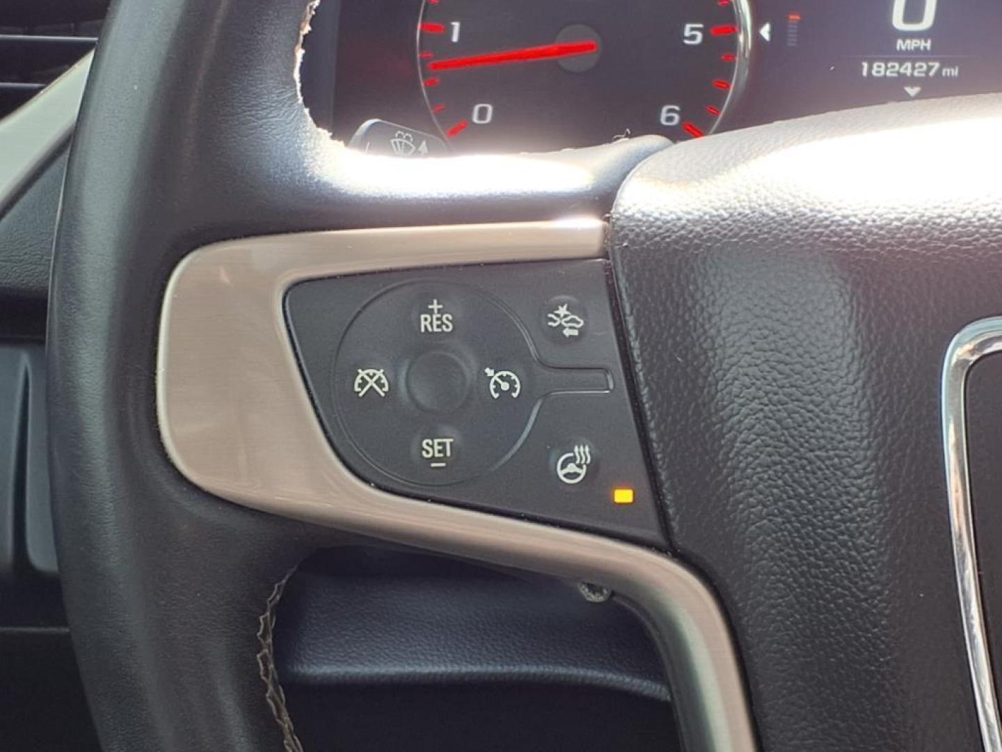 2015 Onyx Black Gba GMC Yukon XL Denali (1GKS2JKJ9FR) with an 6.2L EcoTec3 6.2L V8 420hp 460ft. lbs. Direct Injection engine, Automatic transmission, located at 1401 N. Hobart, Pampa, TX, 79065, (806) 665-9872, 35.549953, -100.975098 - Photo#8