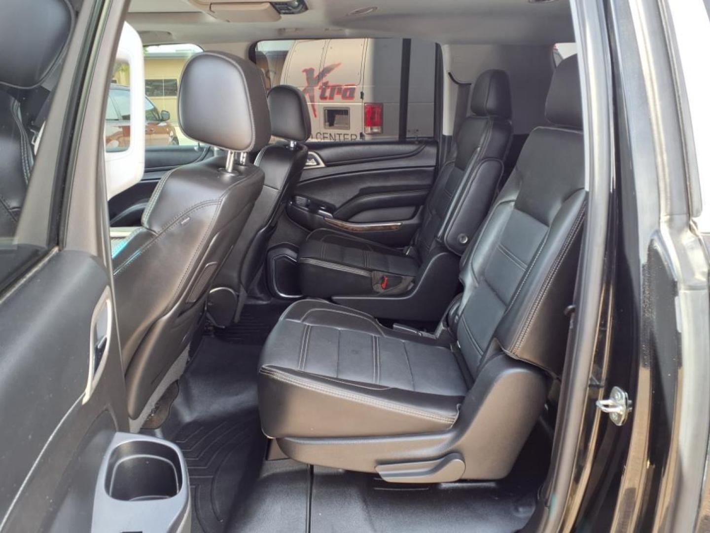 2015 Onyx Black Gba GMC Yukon XL Denali (1GKS2JKJ9FR) with an 6.2L EcoTec3 6.2L V8 420hp 460ft. lbs. Direct Injection engine, Automatic transmission, located at 1401 N. Hobart, Pampa, TX, 79065, (806) 665-9872, 35.549953, -100.975098 - Photo#13