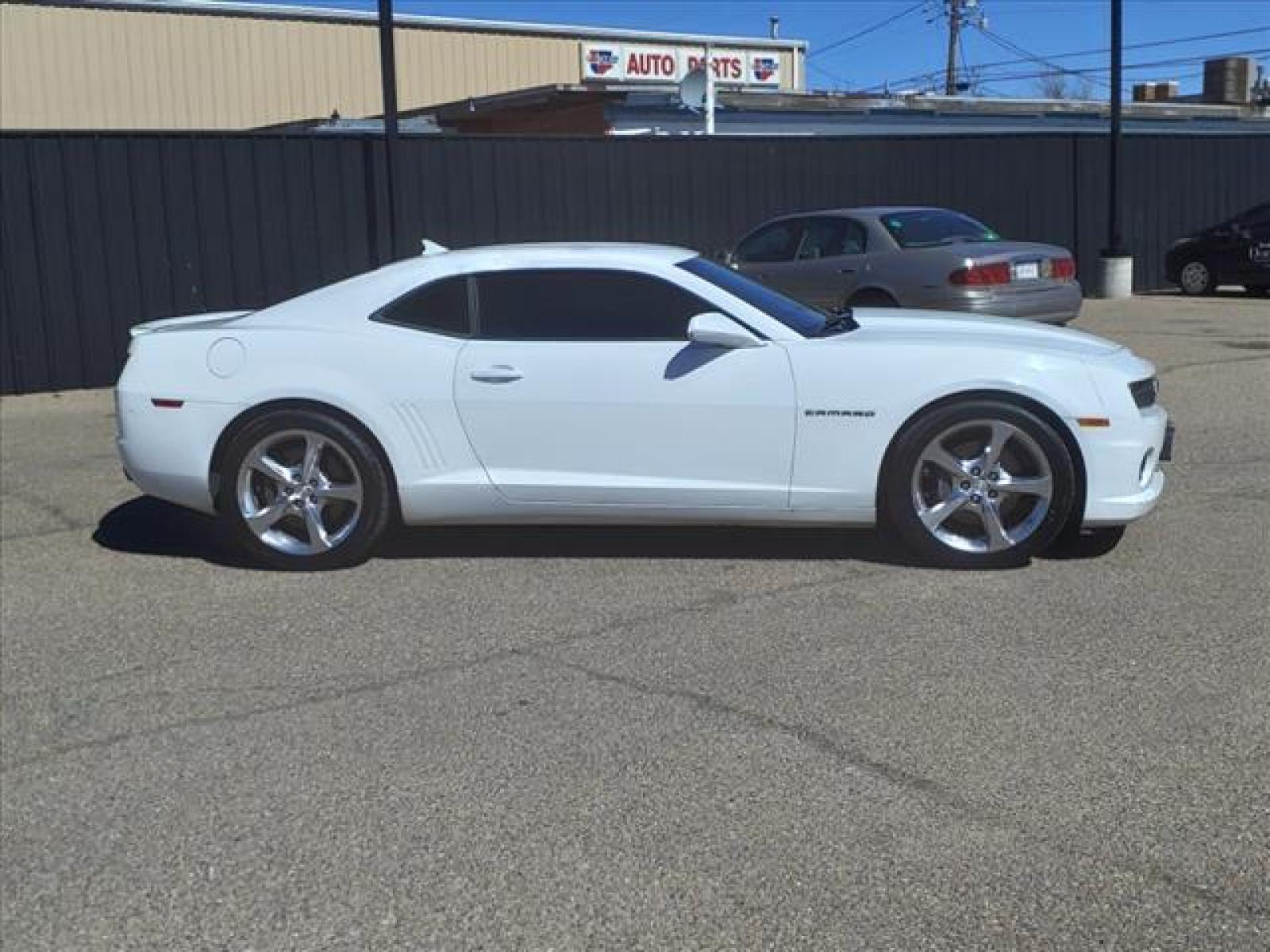 2012 Summit White Chevrolet Camaro SS (2G1FJ1EJ8C9) with an 6.2L 6.2L V8 400hp 410ft. lbs. Sequential Electronic Fuel Injection engine, 6-Speed Shiftable Automatic transmission, located at 1401 N. Hobart, Pampa, TX, 79065, (806) 665-9872, 35.549641, -100.971878 - Photo #2