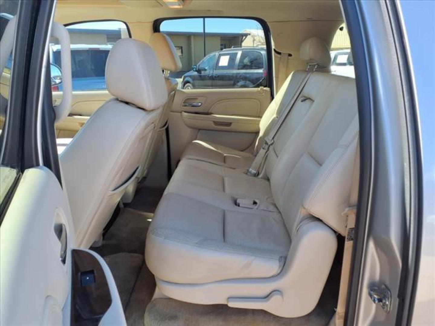 2007 Quicksilver 59u Cadillac Escalade ESV Base (1GYFK66857R) with an 6.2L 6.2L V8 403hp 417ft. lbs. Sequential Electronic Fuel Injection engine, 6-Speed Shiftable Automatic transmission, located at 1401 N. Hobart, Pampa, TX, 79065, (806) 665-9872, 35.549953, -100.975098 - Photo#11