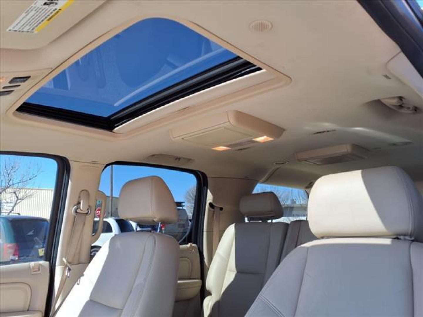 2007 Quicksilver 59u Cadillac Escalade ESV Base (1GYFK66857R) with an 6.2L 6.2L V8 403hp 417ft. lbs. Sequential Electronic Fuel Injection engine, 6-Speed Shiftable Automatic transmission, located at 1401 N. Hobart, Pampa, TX, 79065, (806) 665-9872, 35.549953, -100.975098 - Photo#5