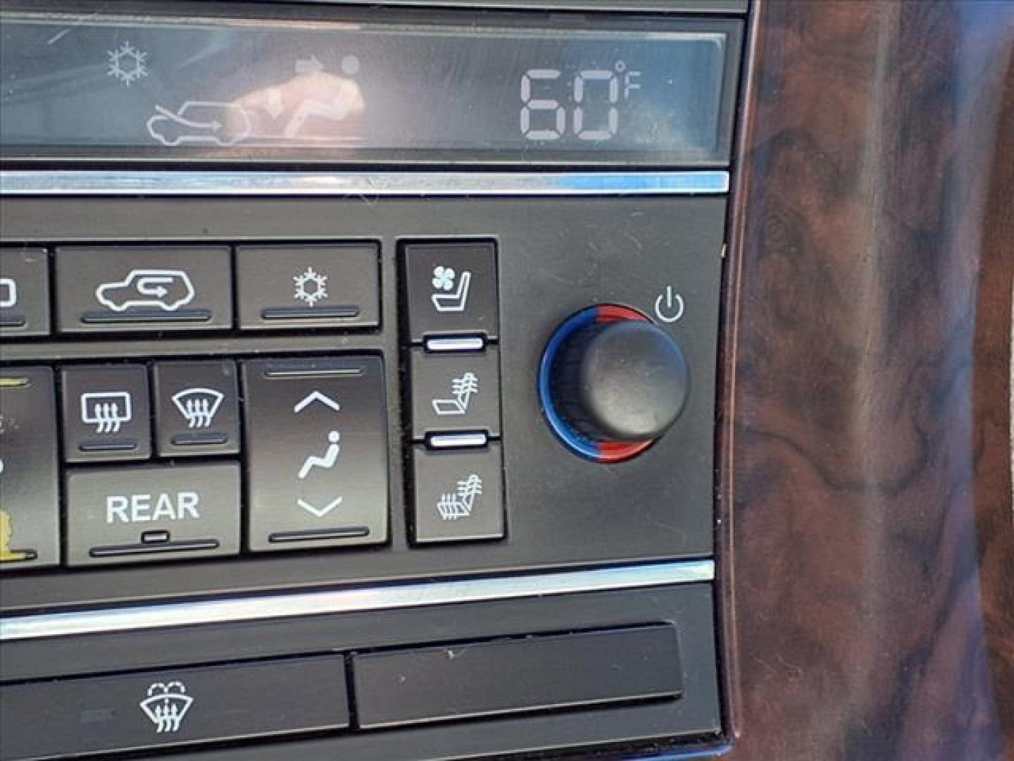 2007 Quicksilver 59u Cadillac Escalade ESV Base (1GYFK66857R) with an 6.2L 6.2L V8 403hp 417ft. lbs. Sequential Electronic Fuel Injection engine, 6-Speed Shiftable Automatic transmission, located at 1401 N. Hobart, Pampa, TX, 79065, (806) 665-9872, 35.549953, -100.975098 - Photo#7
