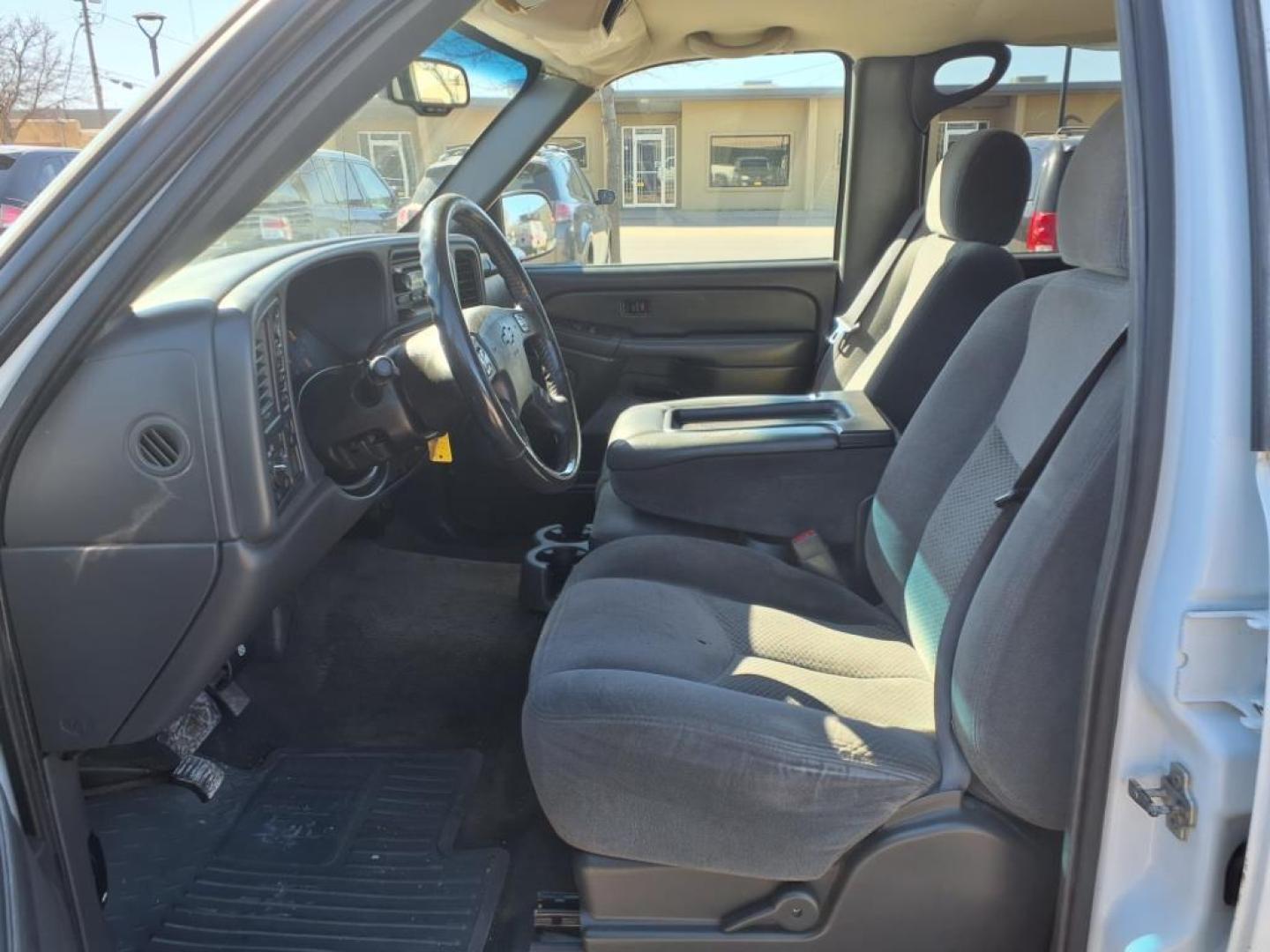 2007 White Chevrolet Silverado 1500 LS (2GCEK13Z971) with an 4 Cylinder Fuel Injected engine, Automatic transmission, located at 1401 N. Hobart, Pampa, TX, 79065, (806) 665-9872, 35.549953, -100.975098 - Photo#11