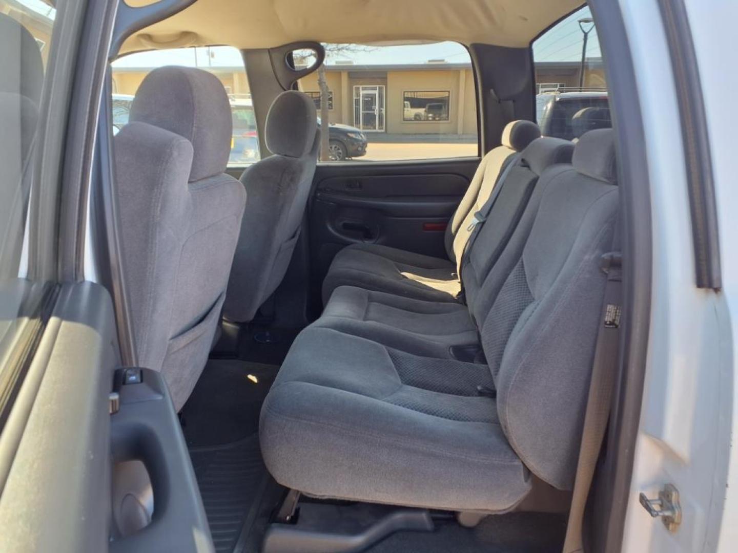 2007 White Chevrolet Silverado 1500 LS (2GCEK13Z971) with an 4 Cylinder Fuel Injected engine, Automatic transmission, located at 1401 N. Hobart, Pampa, TX, 79065, (806) 665-9872, 35.549953, -100.975098 - Photo#12