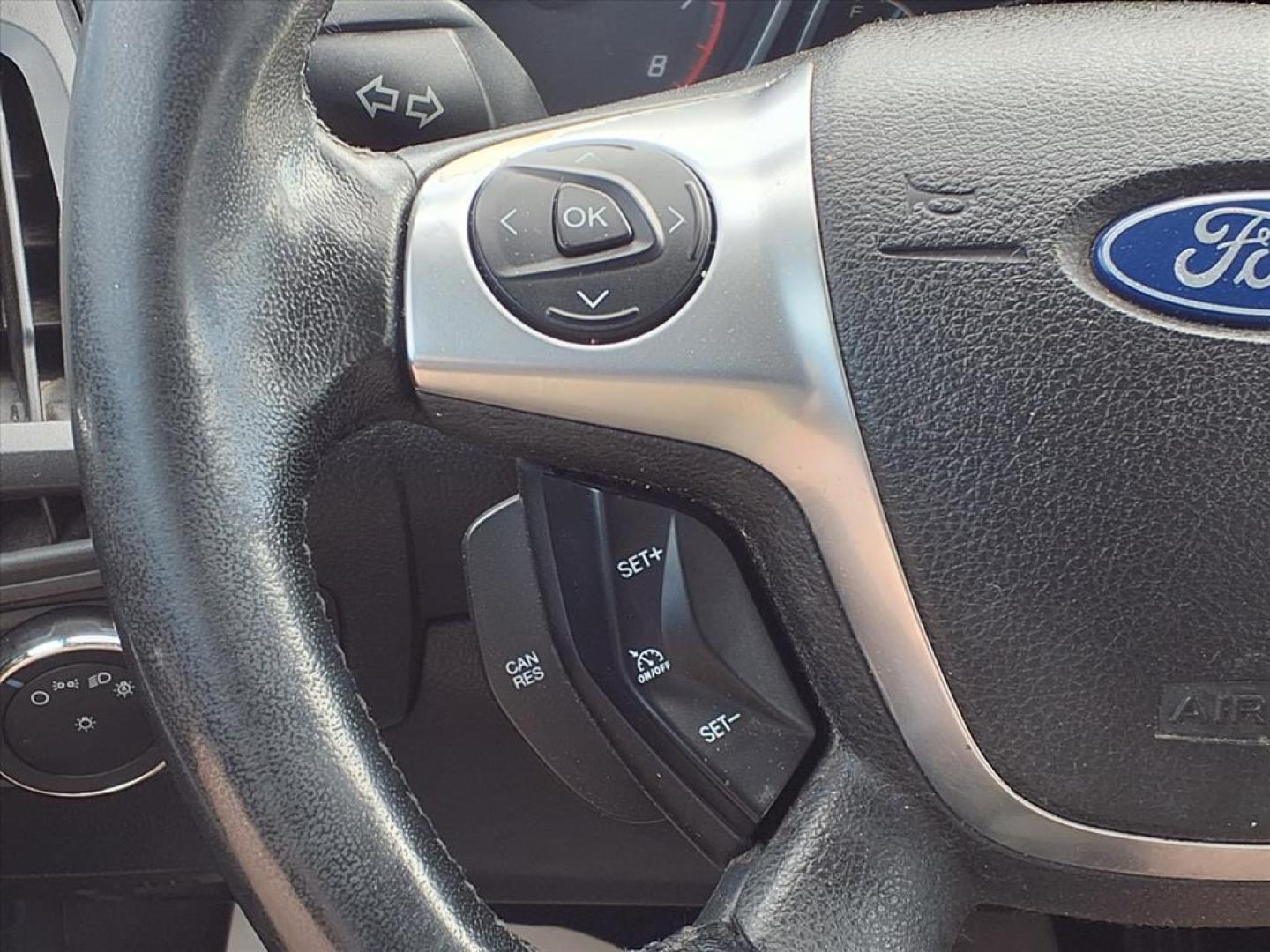 2012 Blue Candy Metallic Ford Focus SE (1FAHP3K25CL) with an 2.0L 2.0L I4 160hp 146ft. lbs. Fuel Injected engine, 6-Speed Double Clutch transmission, located at 1401 N. Hobart, Pampa, TX, 79065, (806) 665-9872, 35.549953, -100.975098 - Photo#7