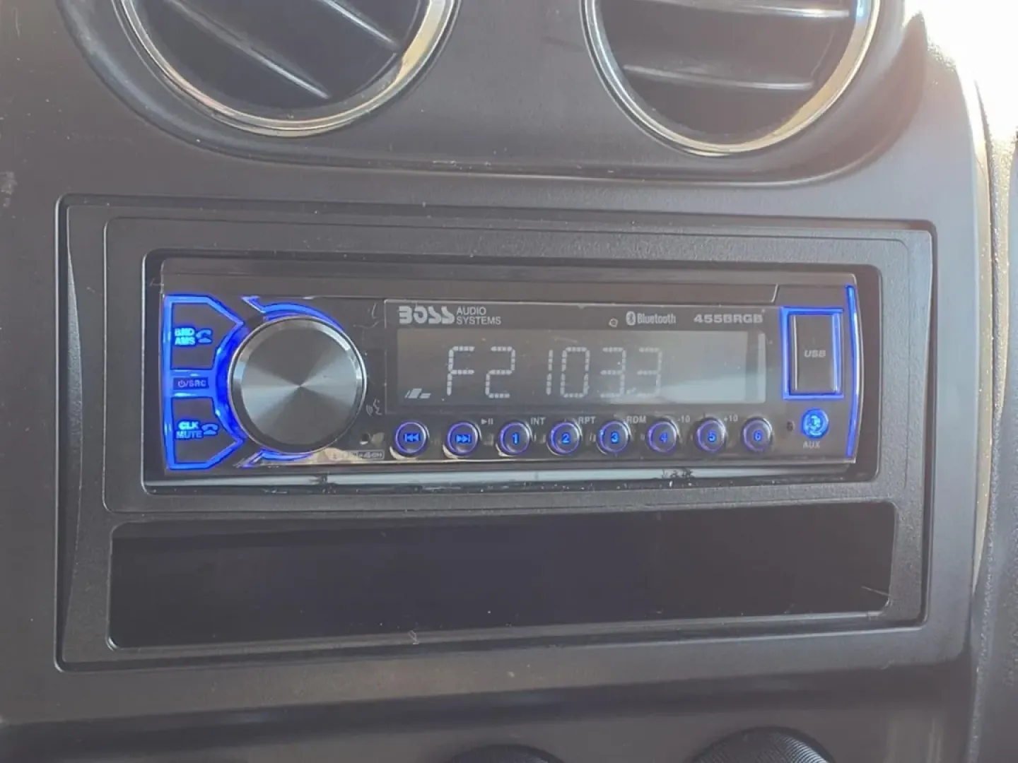 2015 Bright White Clear Coat Jeep Patriot SPORT (1C4NJPBA2FD) with an 2.0L engine, CVT transmission, located at 1401 N. Hobart, Pampa, TX, 79065, (806) 665-9872, 35.549953, -100.975098 - **Discover Adventure with the 2015 Jeep Patriot Sport SUV-Perfect for Your Next Journey!**<br /> <br /> If you're on the lookout for a versatile vehicle that seamlessly balances daily commutes and weekend escapades, the 2015 Jeep Patriot Sport is your ideal partner. With its rugged design and spacio - Photo#5