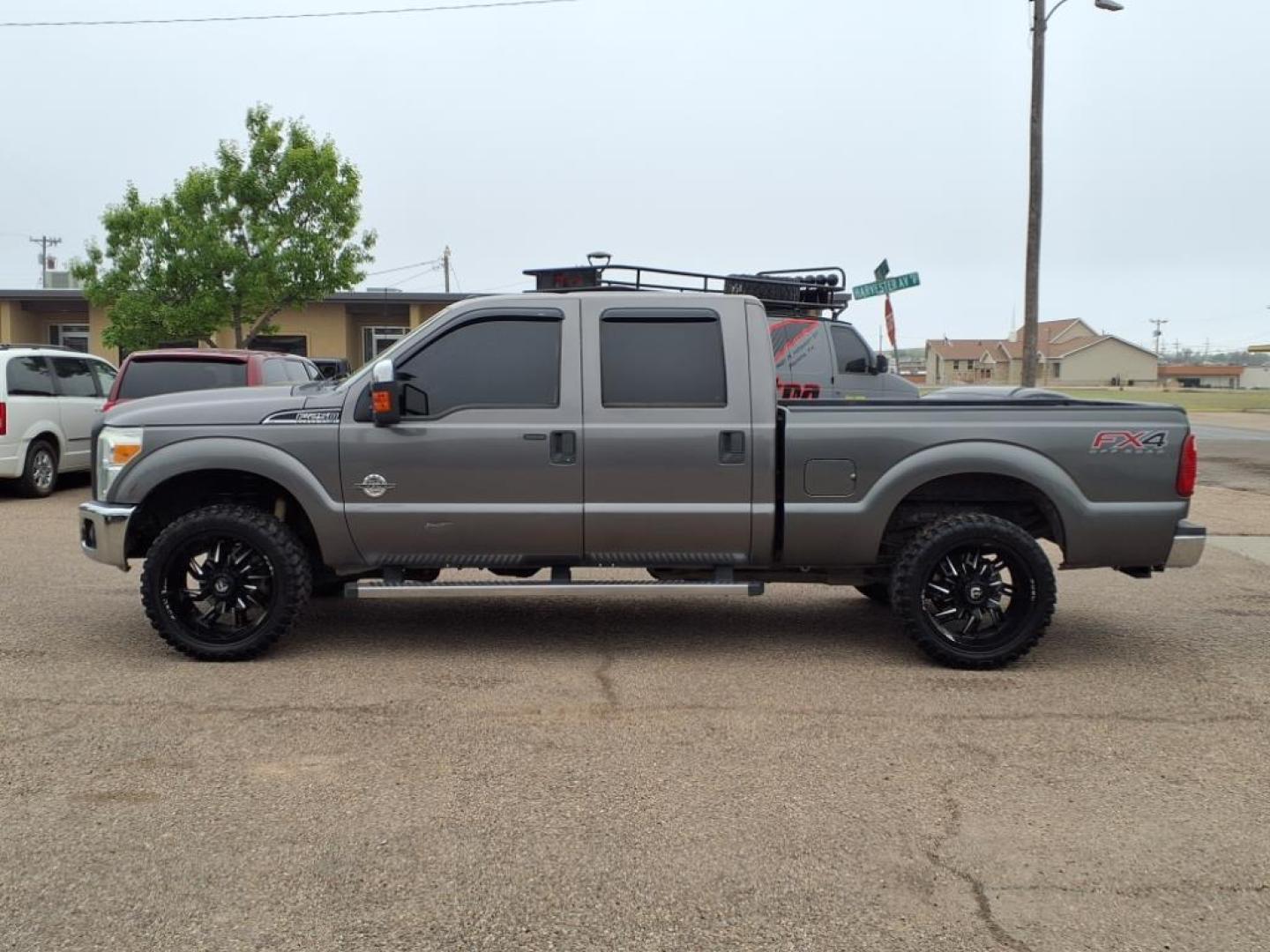 2014 Sterling Gray Metallic Uj Ford F-250 Super Duty XLT (1FT7W2BT0EE) with an 6.7L Power Stroke 6.7L Biodiesel Turbo V8 400hp 800ft. lbs. Common Rail Direct Injection engine, 6-Speed Shiftable Automatic transmission, located at 1401 N. Hobart, Pampa, TX, 79065, (806) 665-9872, 35.549953, -100.975098 - Photo#4