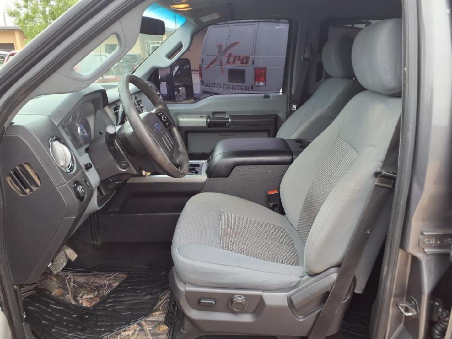 2014 Sterling Gray Metallic Uj Ford F-250 Super Duty XLT (1FT7W2BT0EE) with an 6.7L Power Stroke 6.7L Biodiesel Turbo V8 400hp 800ft. lbs. Common Rail Direct Injection engine, 6-Speed Shiftable Automatic transmission, located at 1401 N. Hobart, Pampa, TX, 79065, (806) 665-9872, 35.549953, -100.975098 - Photo#11