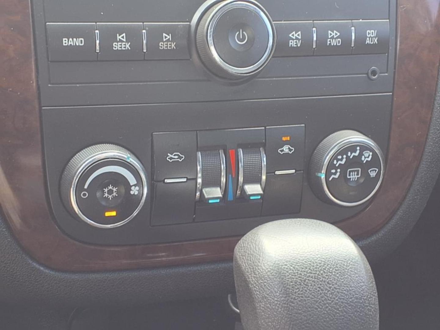 2011 Silver Ice Metallic Chevrolet Impala LT Fleet (2G1WG5EK7B1) with an 3.5L 3.5L Flex Fuel V6 211hp 216ft. lbs. Fuel Injected engine, 4-Speed Automatic transmission, located at 1401 N. Hobart, Pampa, TX, 79065, (806) 665-9872, 35.549953, -100.975098 - Photo#6